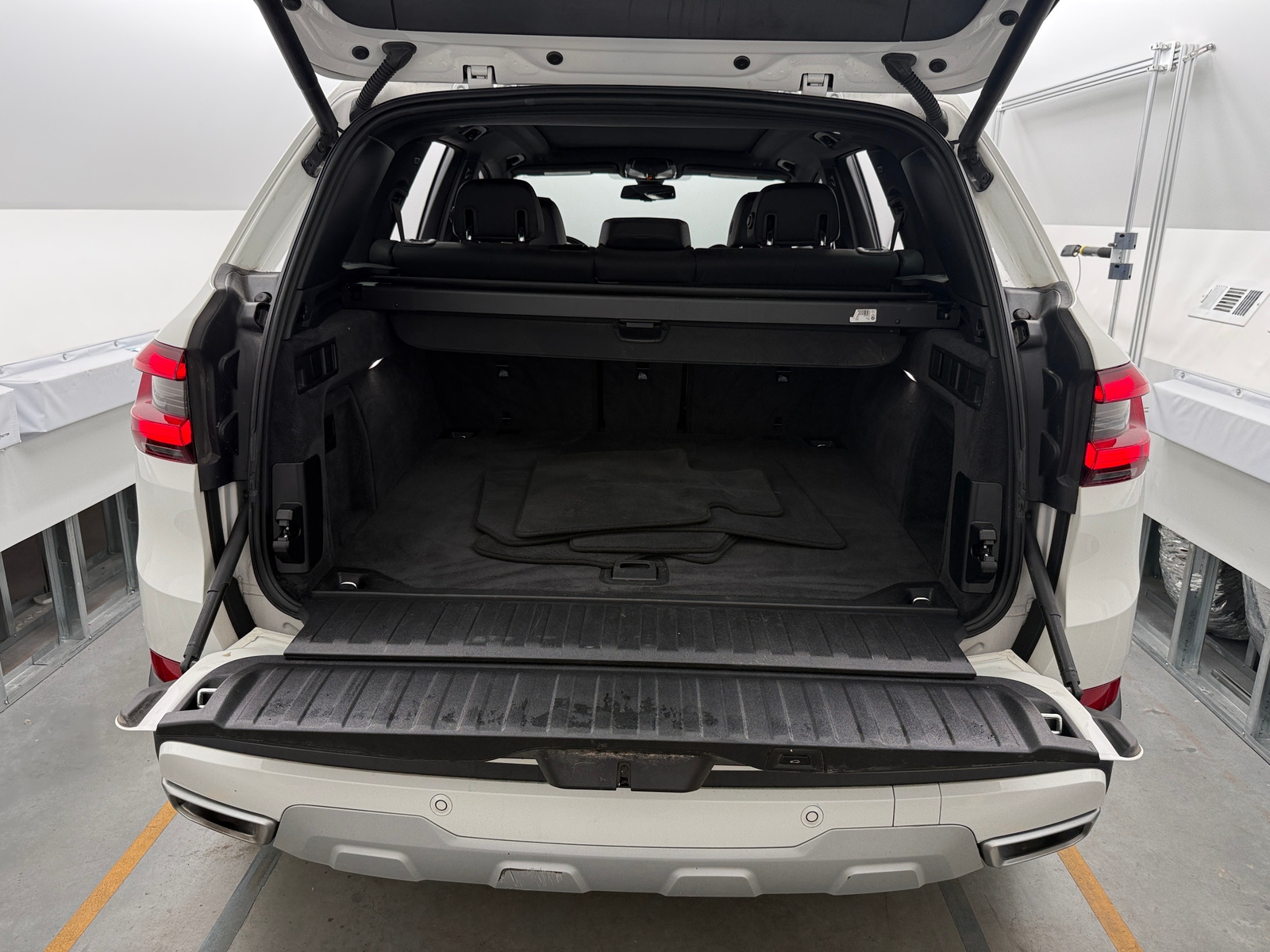 Thumbnail: 2021 BMW X5 - 6