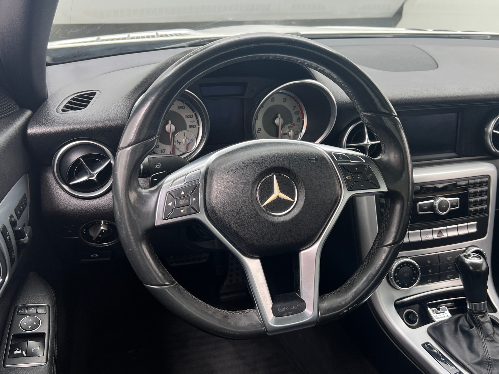 Thumbnail: 2015 Mercedes-Benz SLK - 4