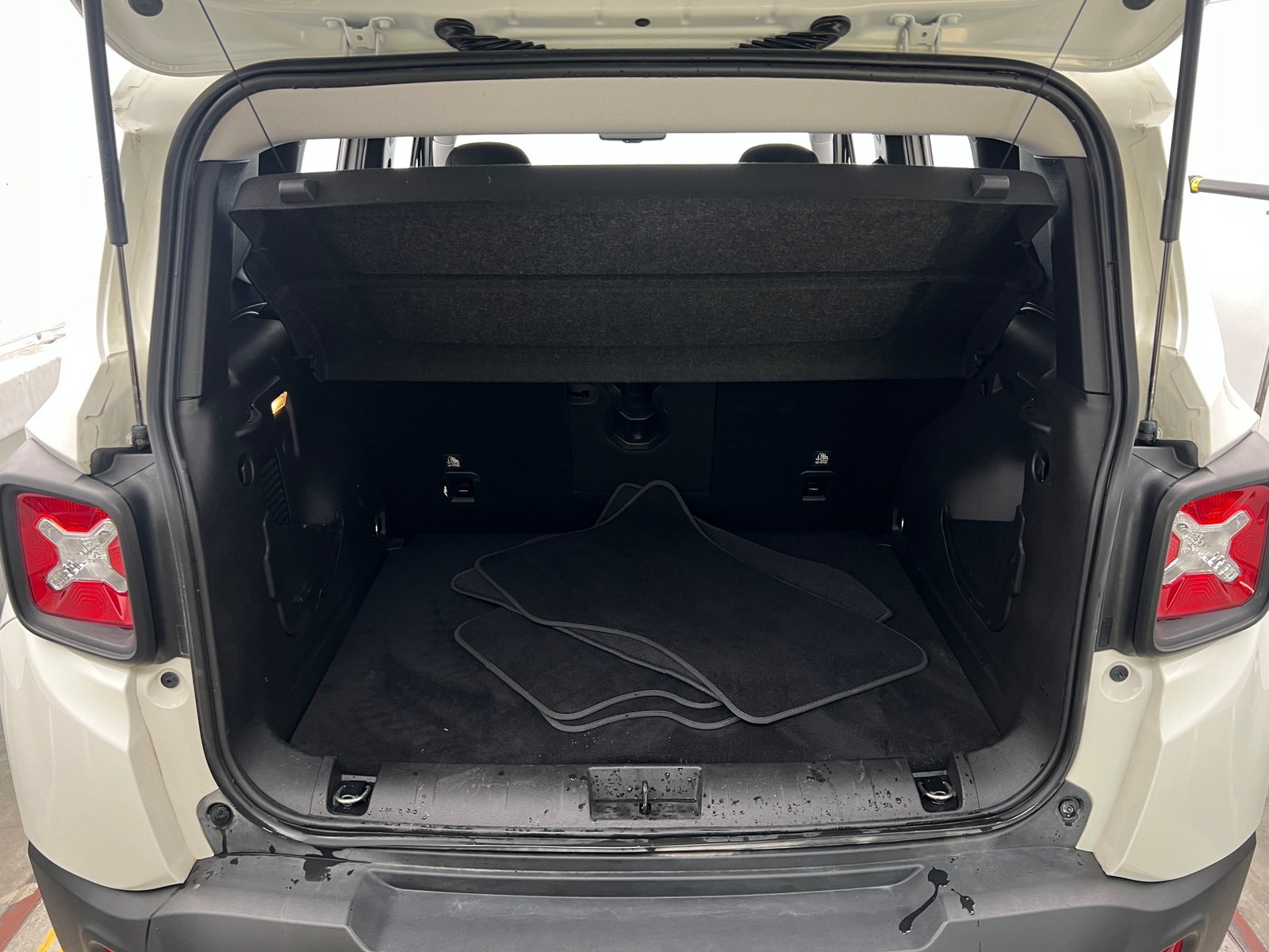Thumbnail: 2021 Jeep Renegade - 7