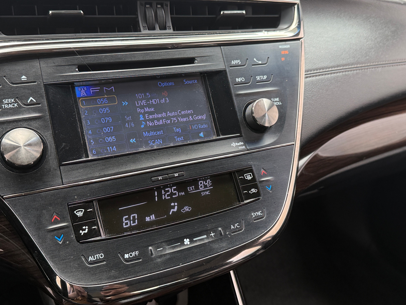 Thumbnail: 2014 Toyota Avalon - 4