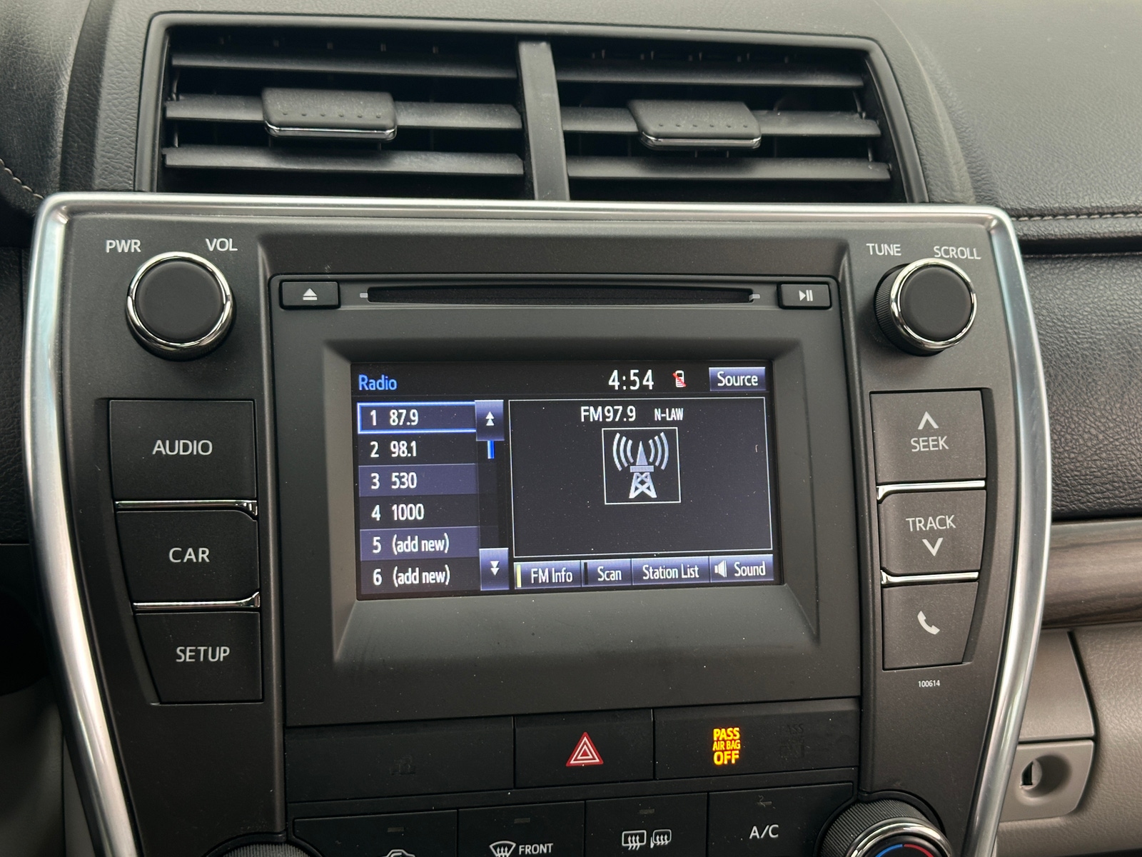 Thumbnail: 2016 Toyota Camry - 4