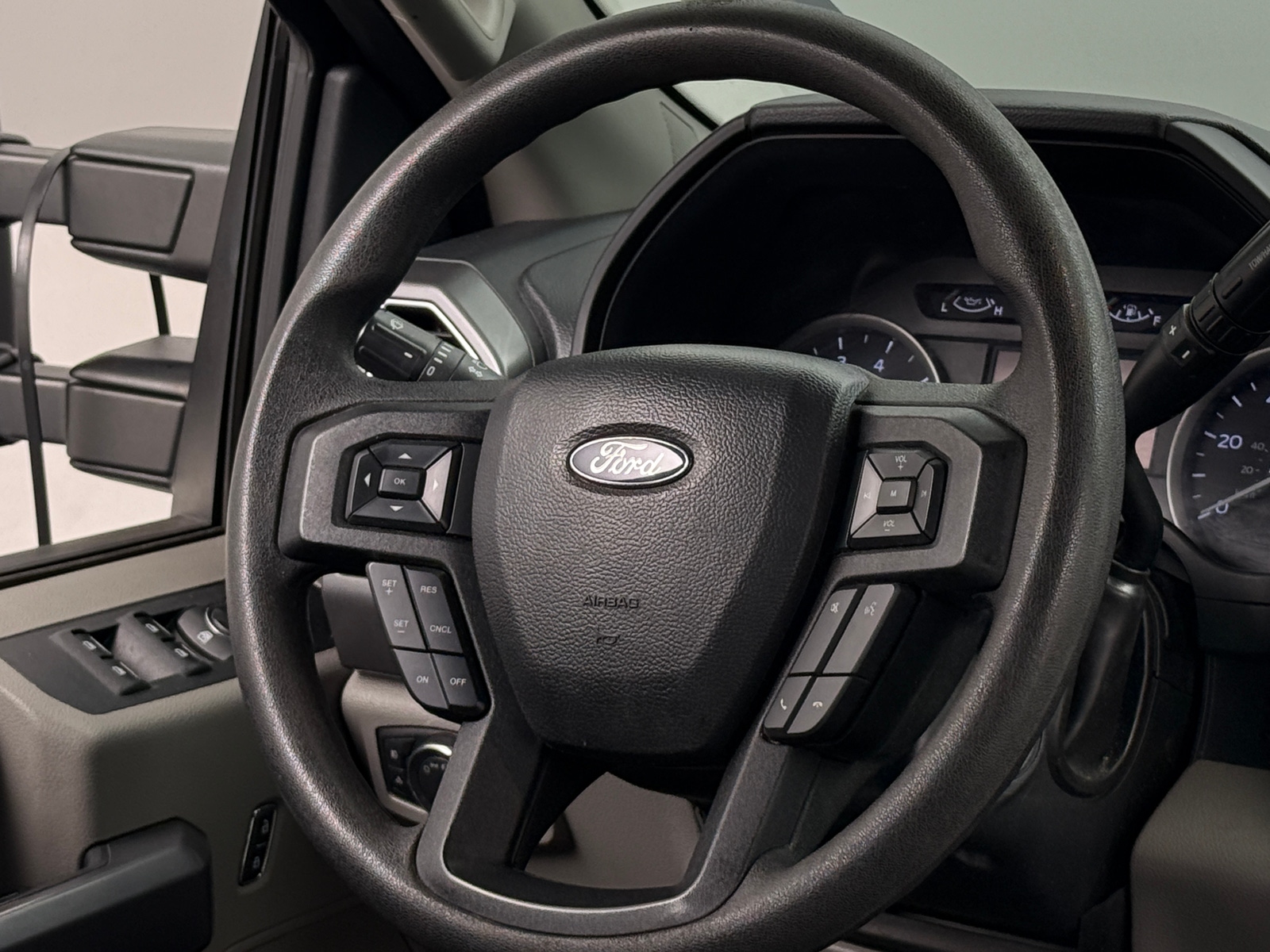 Thumbnail: 2019 Ford Econoline - 5