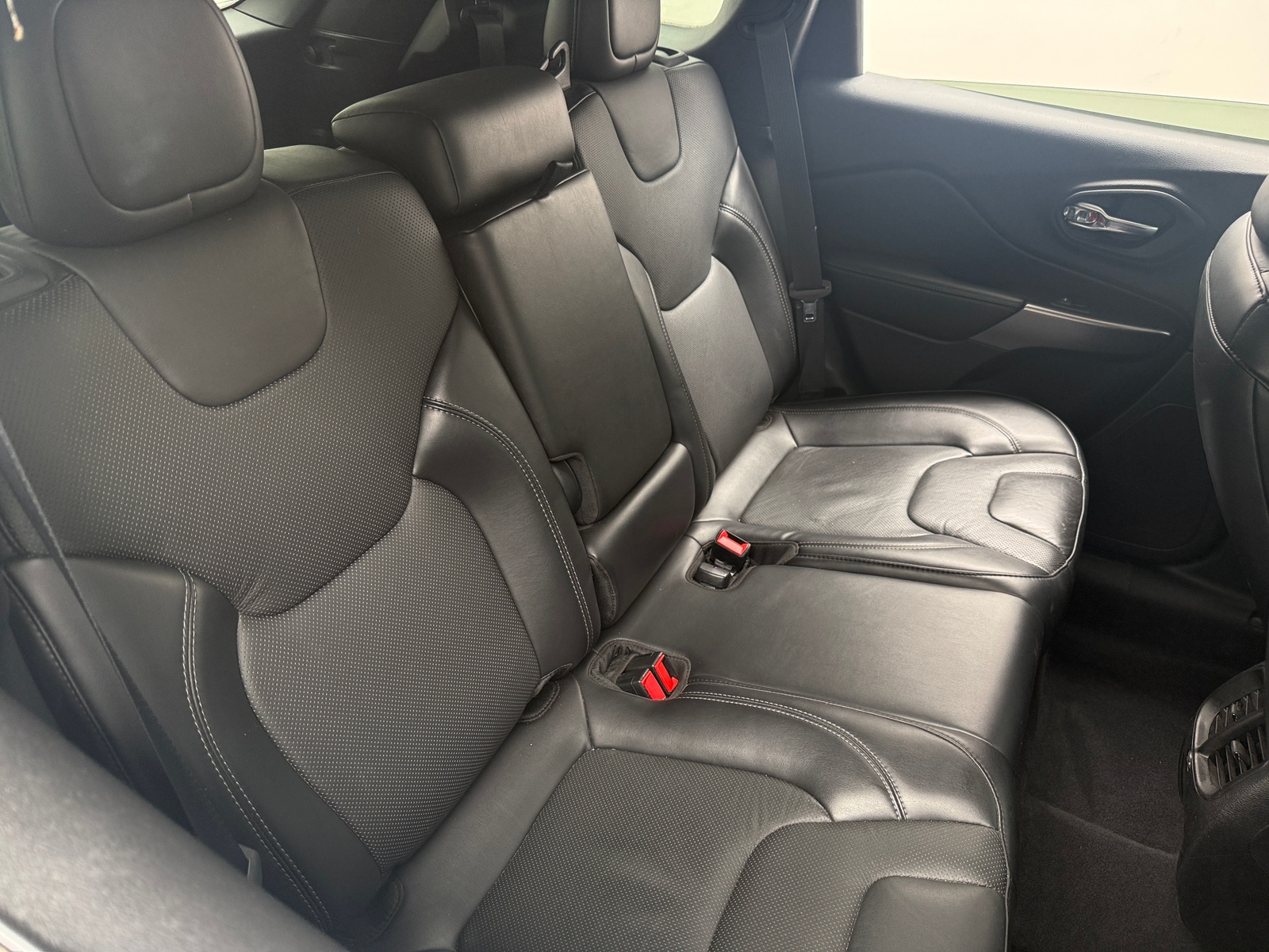 Thumbnail: 2020 Jeep Cherokee - 5