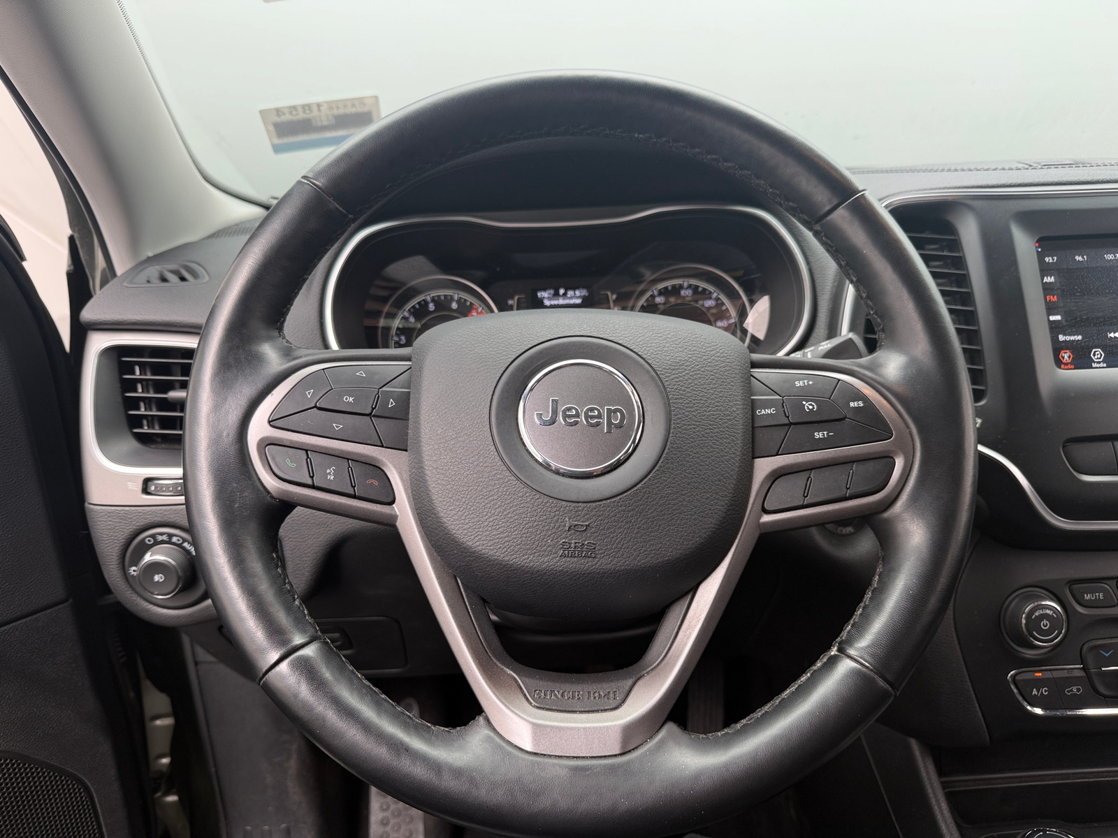 Thumbnail: 2020 Jeep Cherokee - 4