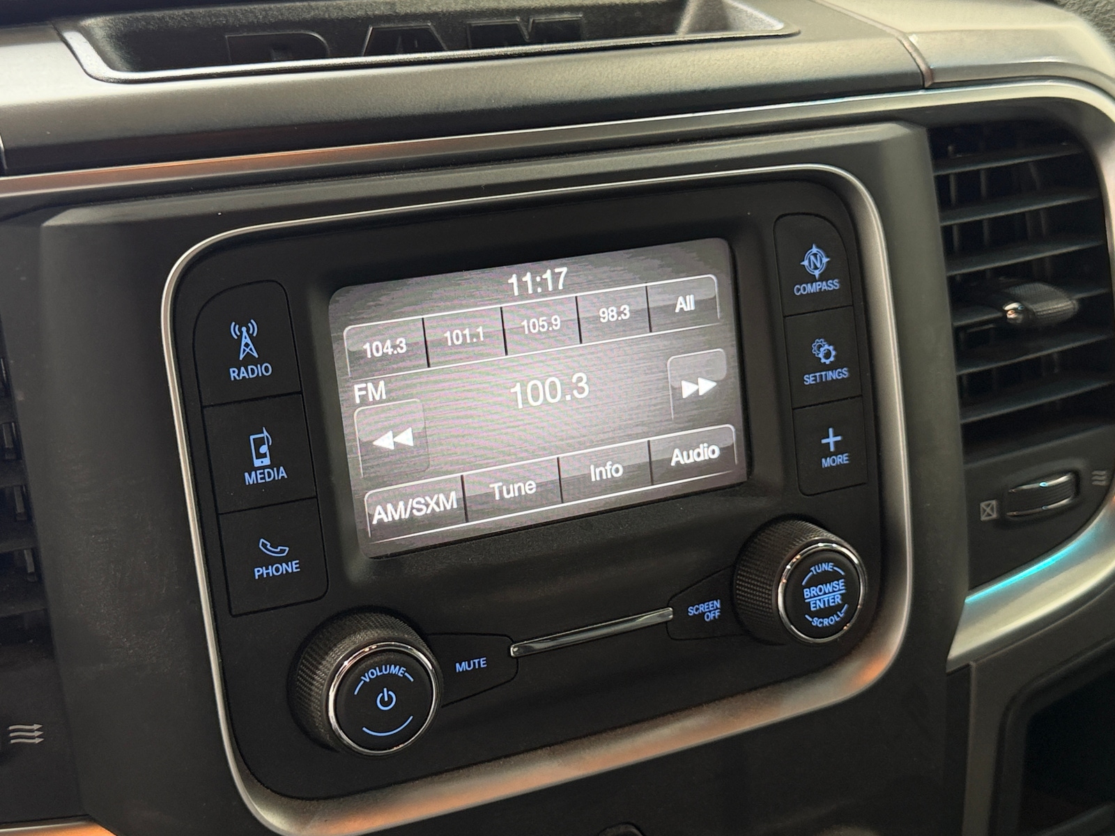 Thumbnail: 2024 RAM 1500 Classic - 4