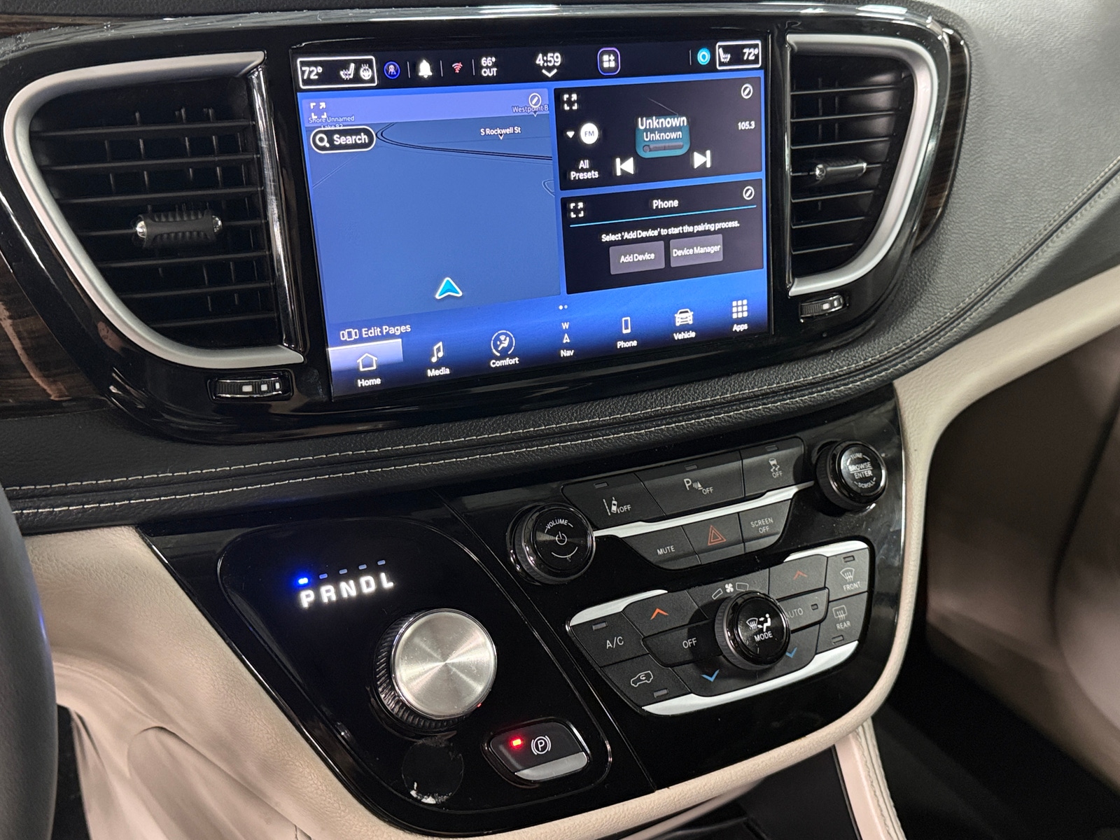Thumbnail: 2023 Chrysler Pacifica - 4