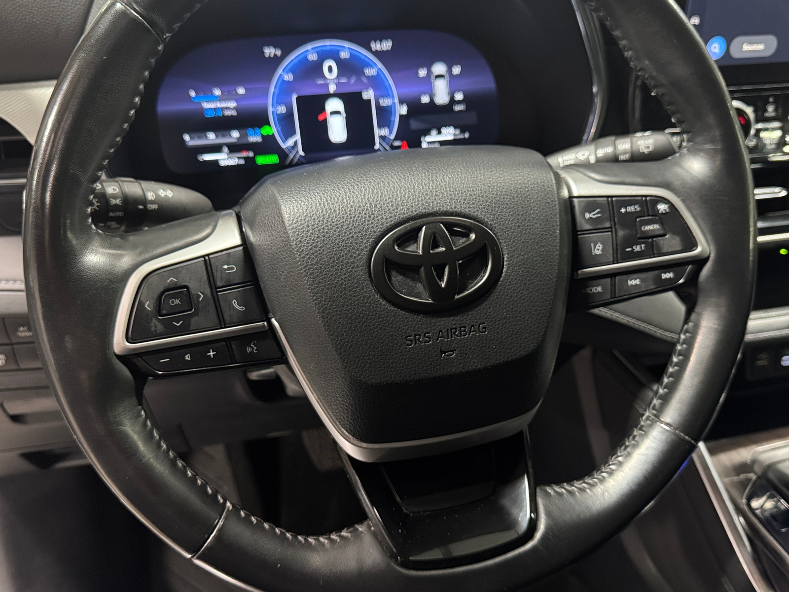 Thumbnail: 2023 Toyota Highlander - 4