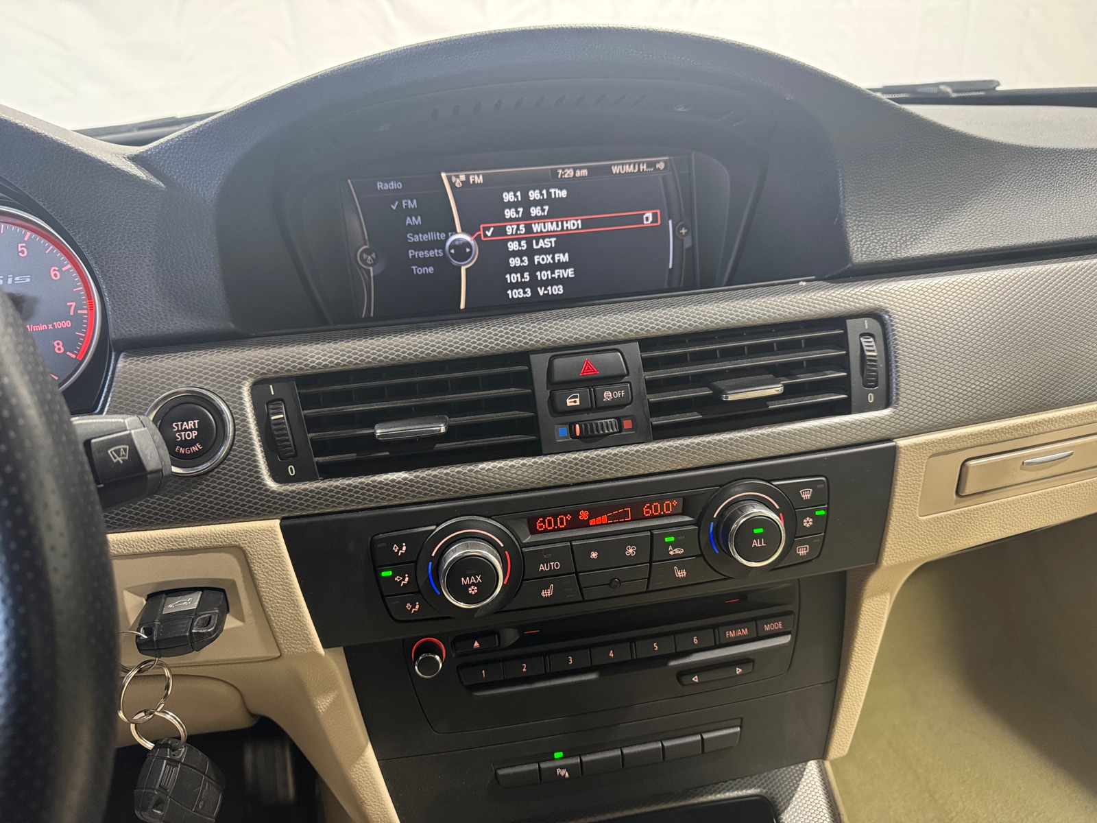 Thumbnail: 2012 BMW 3 Series - 3