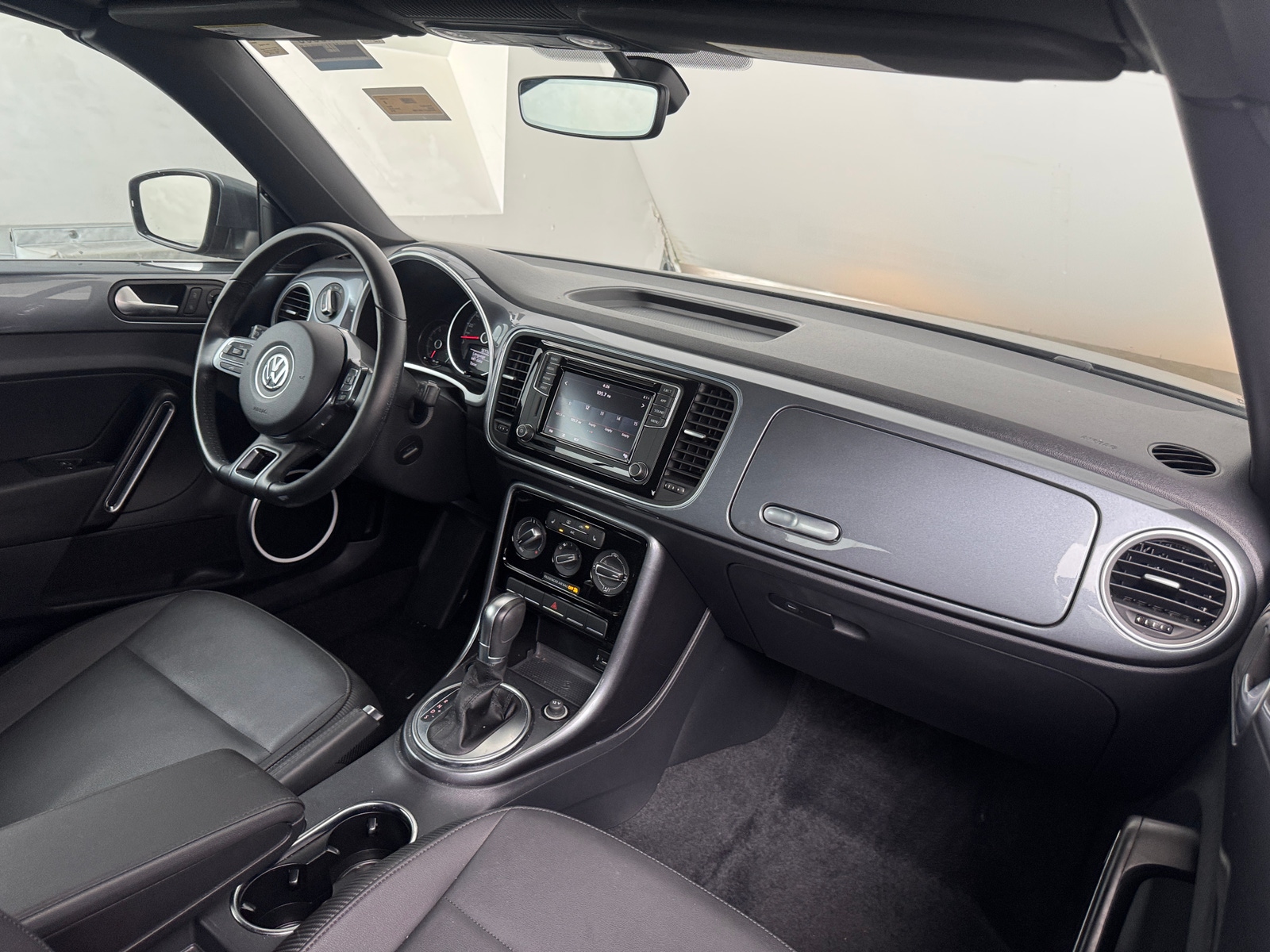 Thumbnail: 2018 Volkswagen Beetle - 2