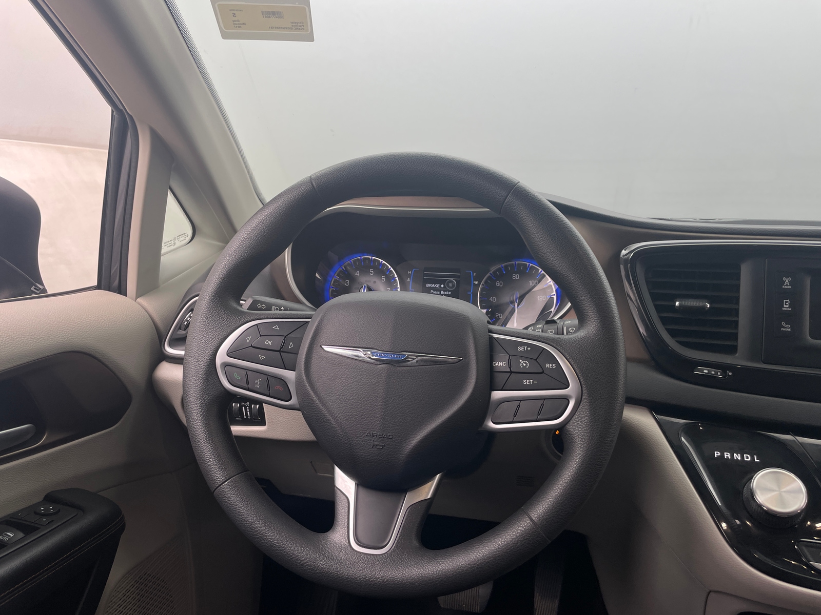 Thumbnail: 2017 Chrysler Pacifica - 4