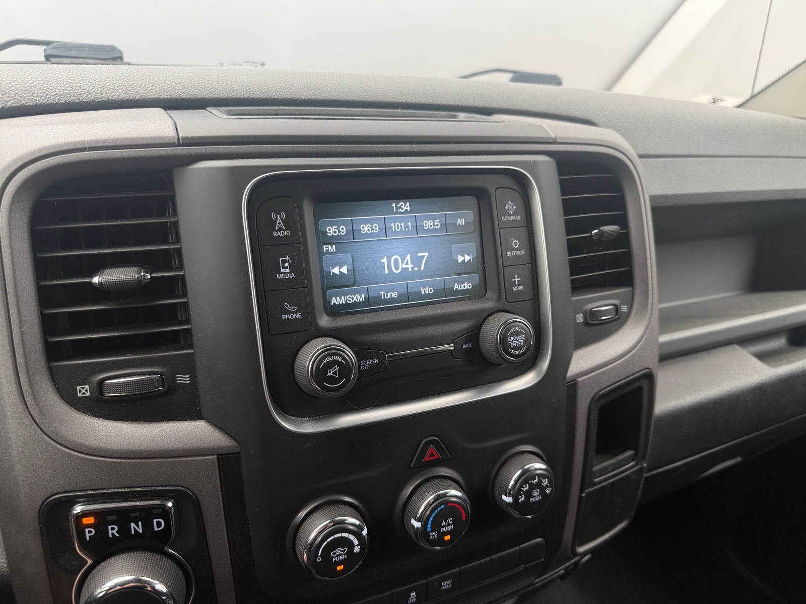 Thumbnail: 2019 RAM 1500 Classic - 4