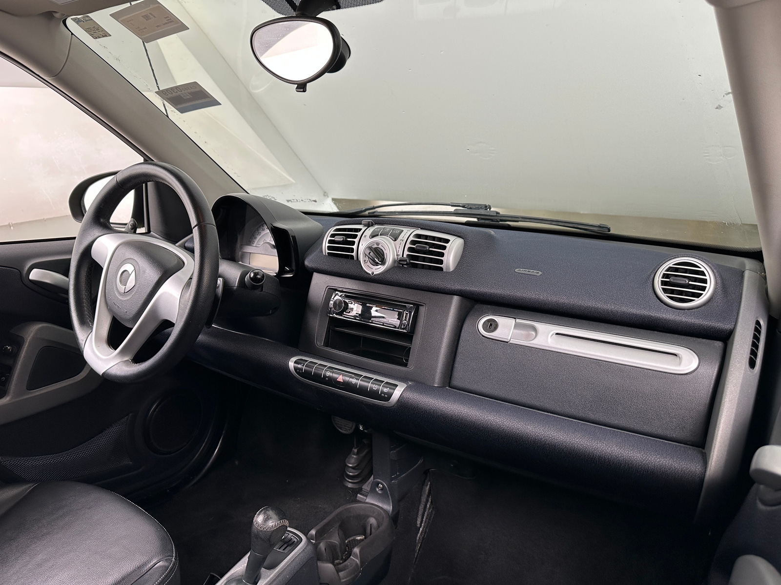 Thumbnail: 2012 smart fortwo - 3