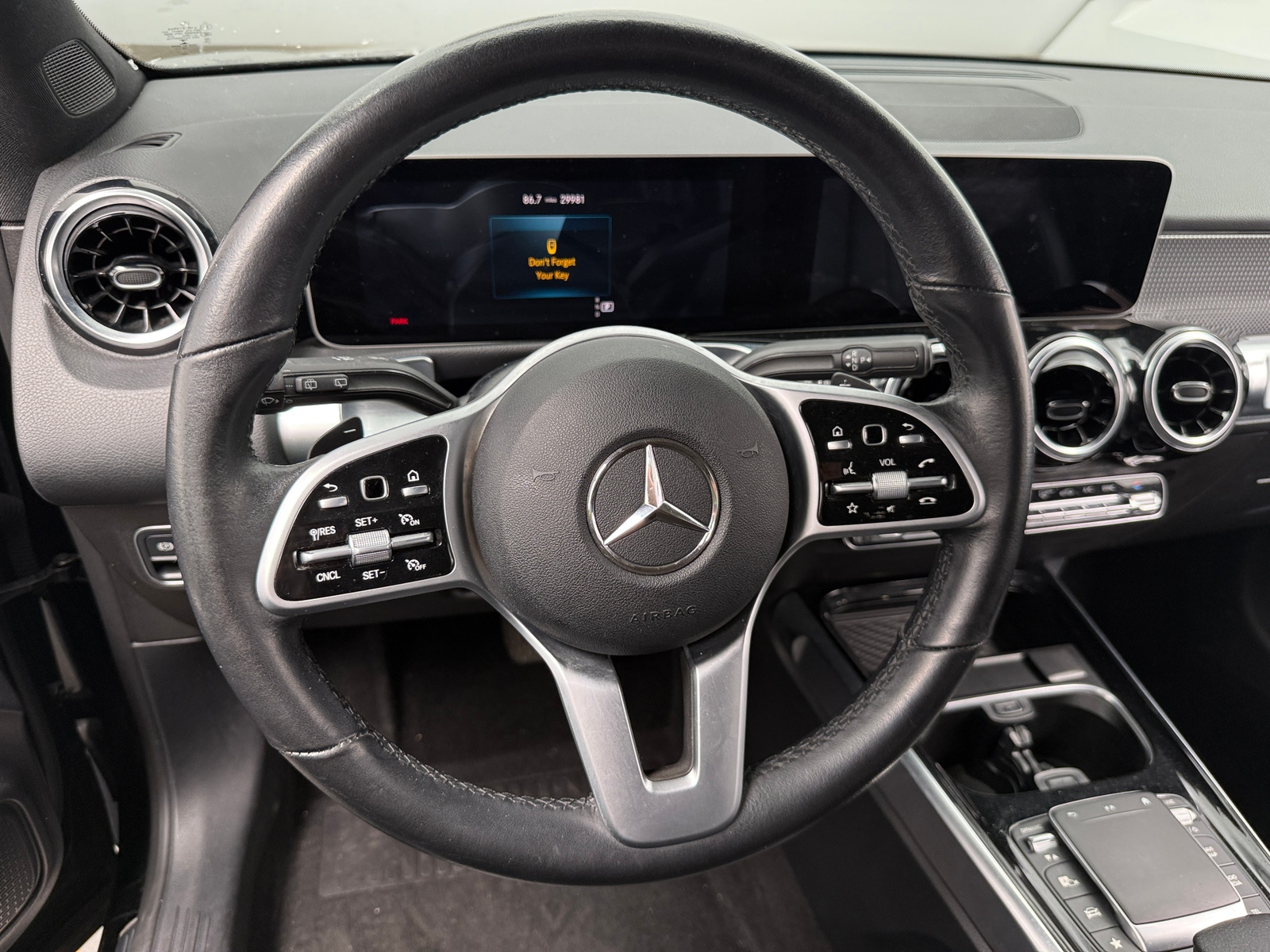 Thumbnail: 2021 Mercedes-Benz GLB - 4