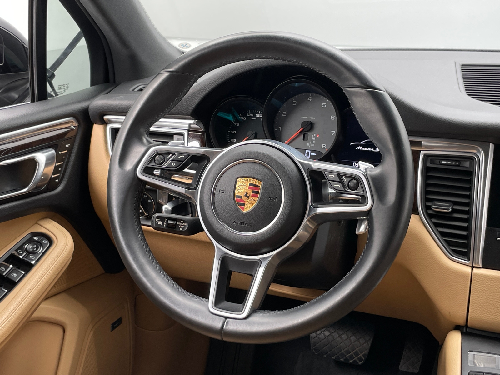 Thumbnail: 2018 Porsche Macan - 4