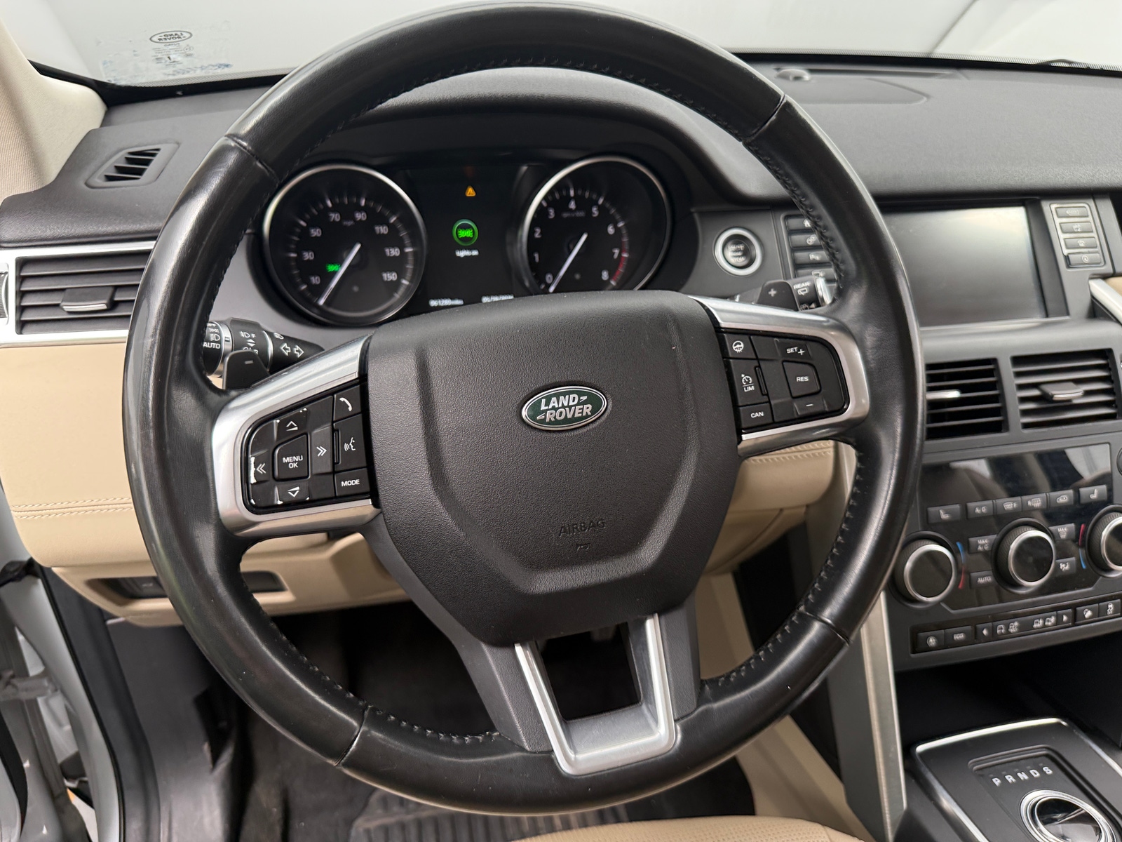 Thumbnail: 2018 Land Rover Discovery Sport - 4