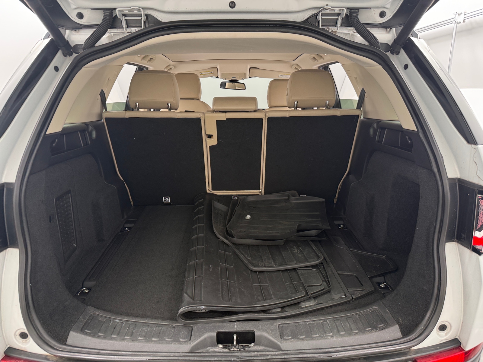 Thumbnail: 2018 Land Rover Discovery Sport - 6