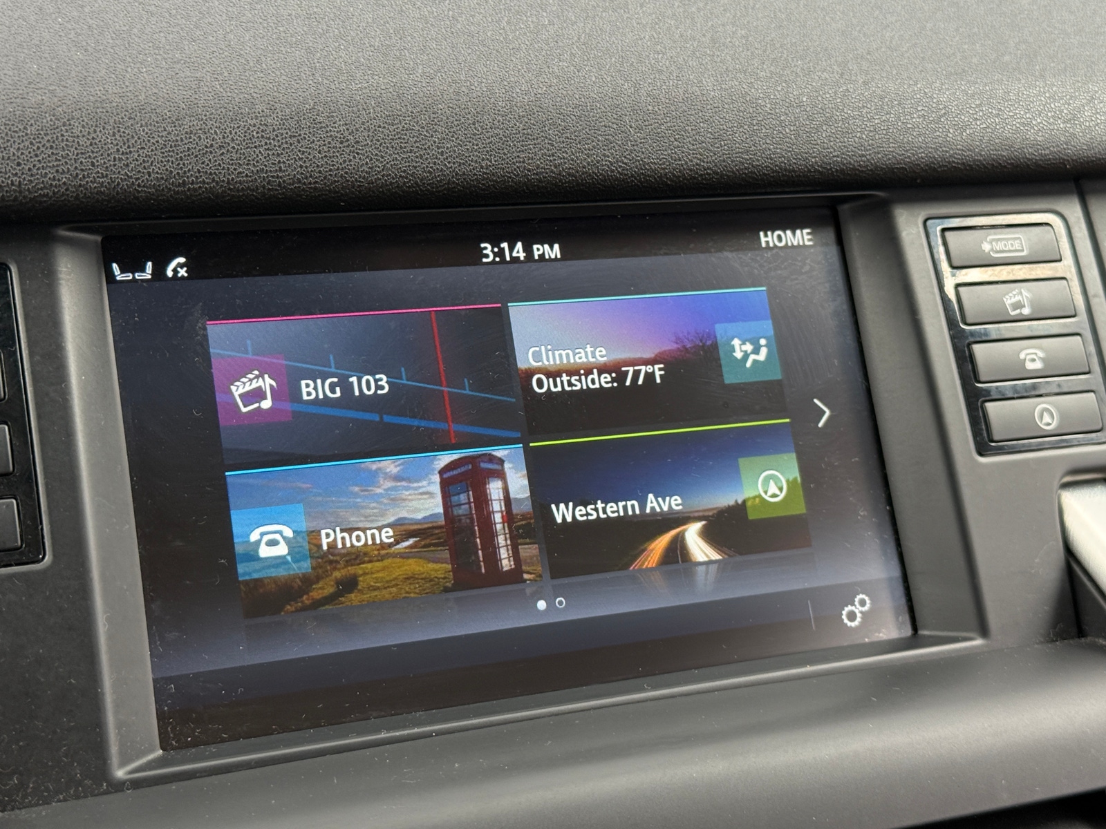 Thumbnail: 2018 Land Rover Discovery Sport - 3