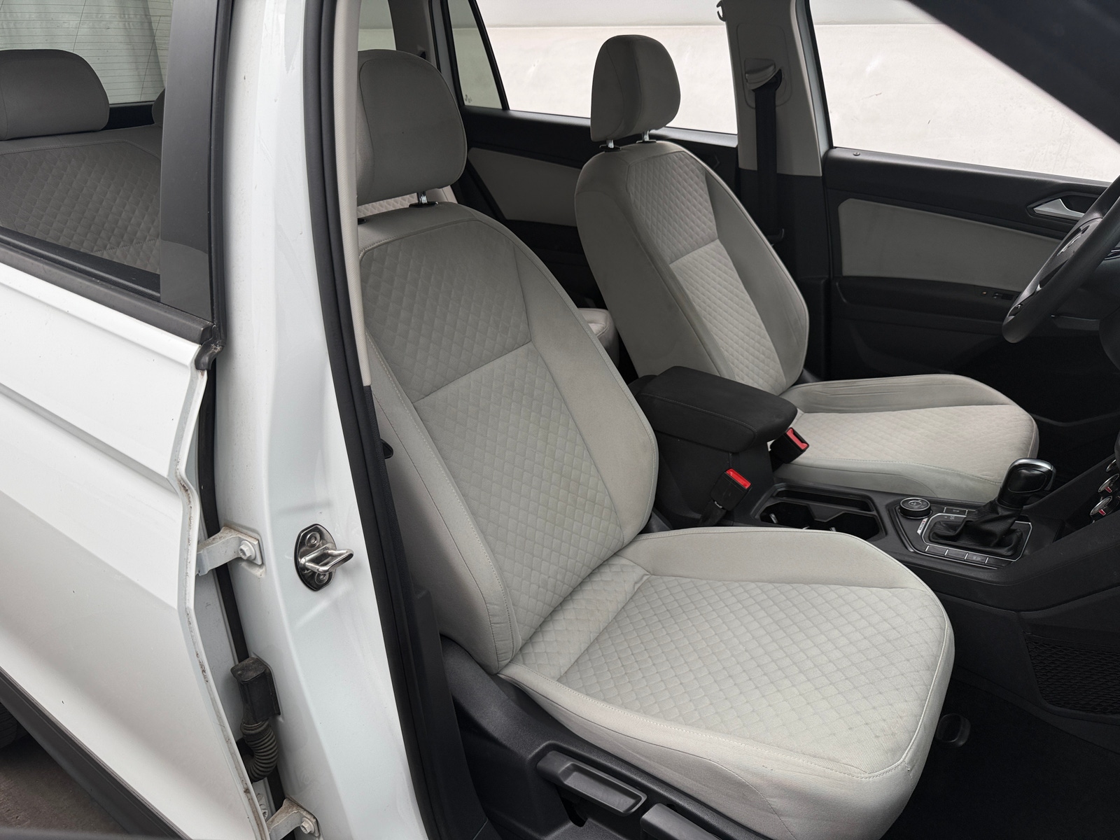 Thumbnail: 2018 Volkswagen Tiguan - 2