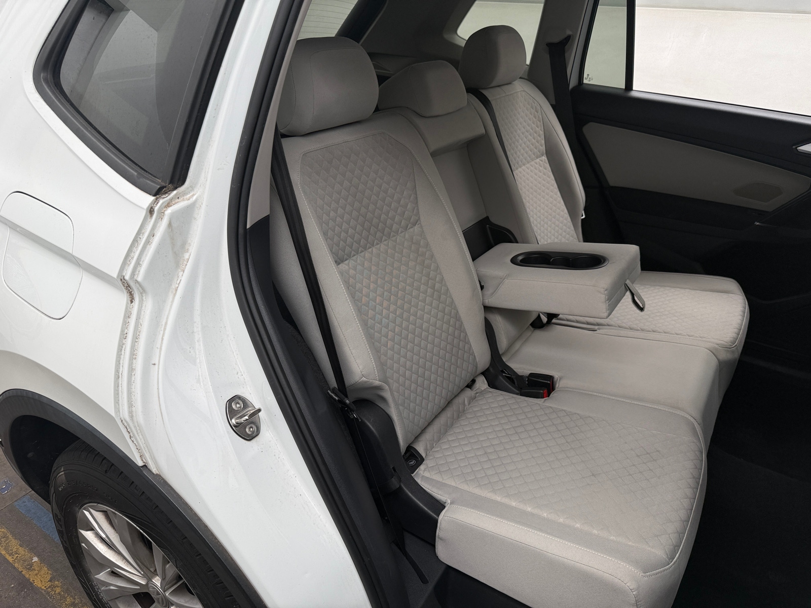 Thumbnail: 2018 Volkswagen Tiguan - 6