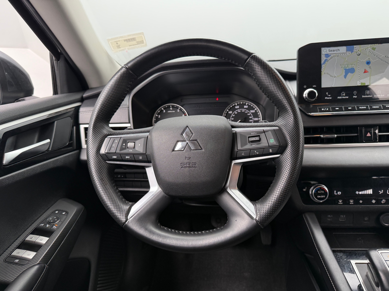 Thumbnail: 2024 Mitsubishi Outlander - 4