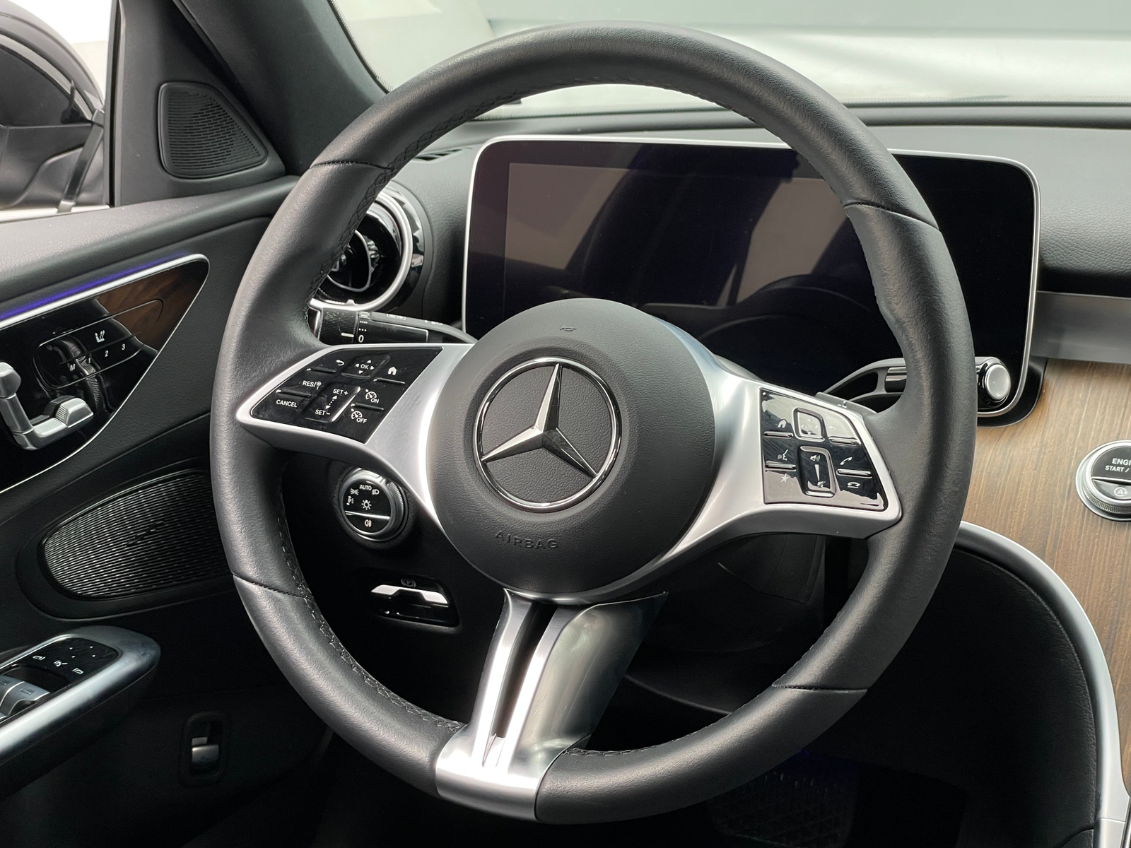 Thumbnail: 2025 Mercedes-Benz C-Class - 4
