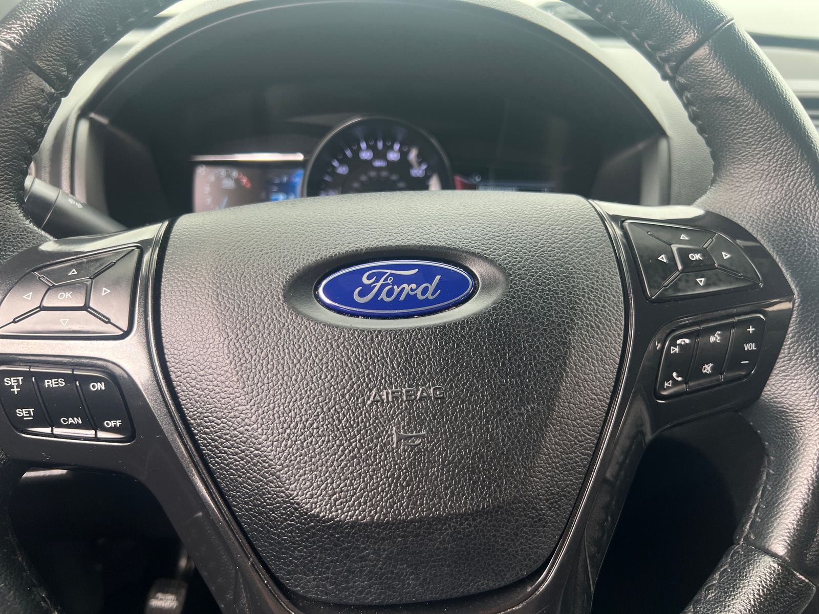 Thumbnail: 2019 Ford Explorer - 5
