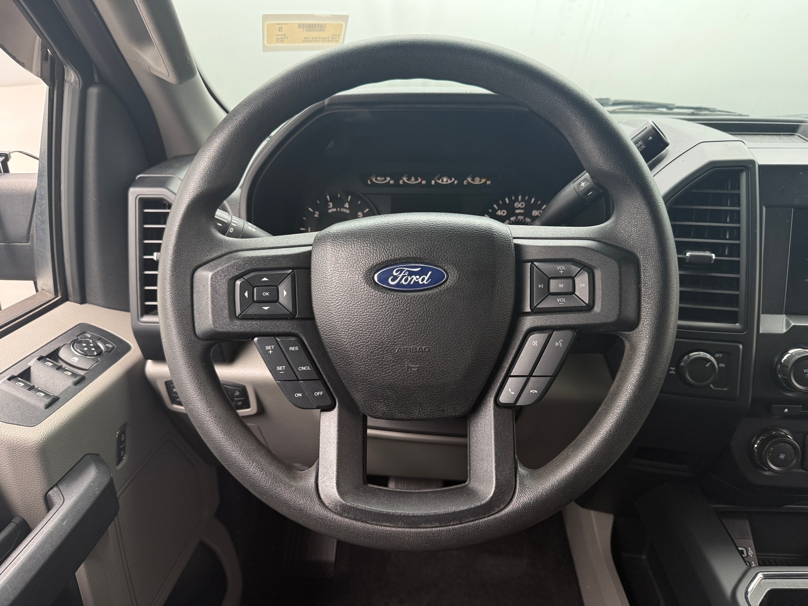 Thumbnail: 2018 Ford Econoline - 5