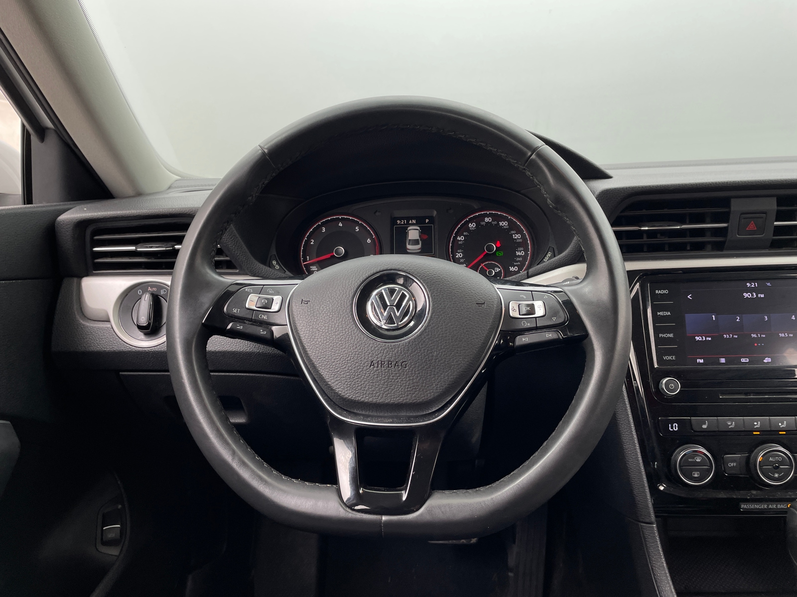 Thumbnail: 2022 Volkswagen Passat - 4