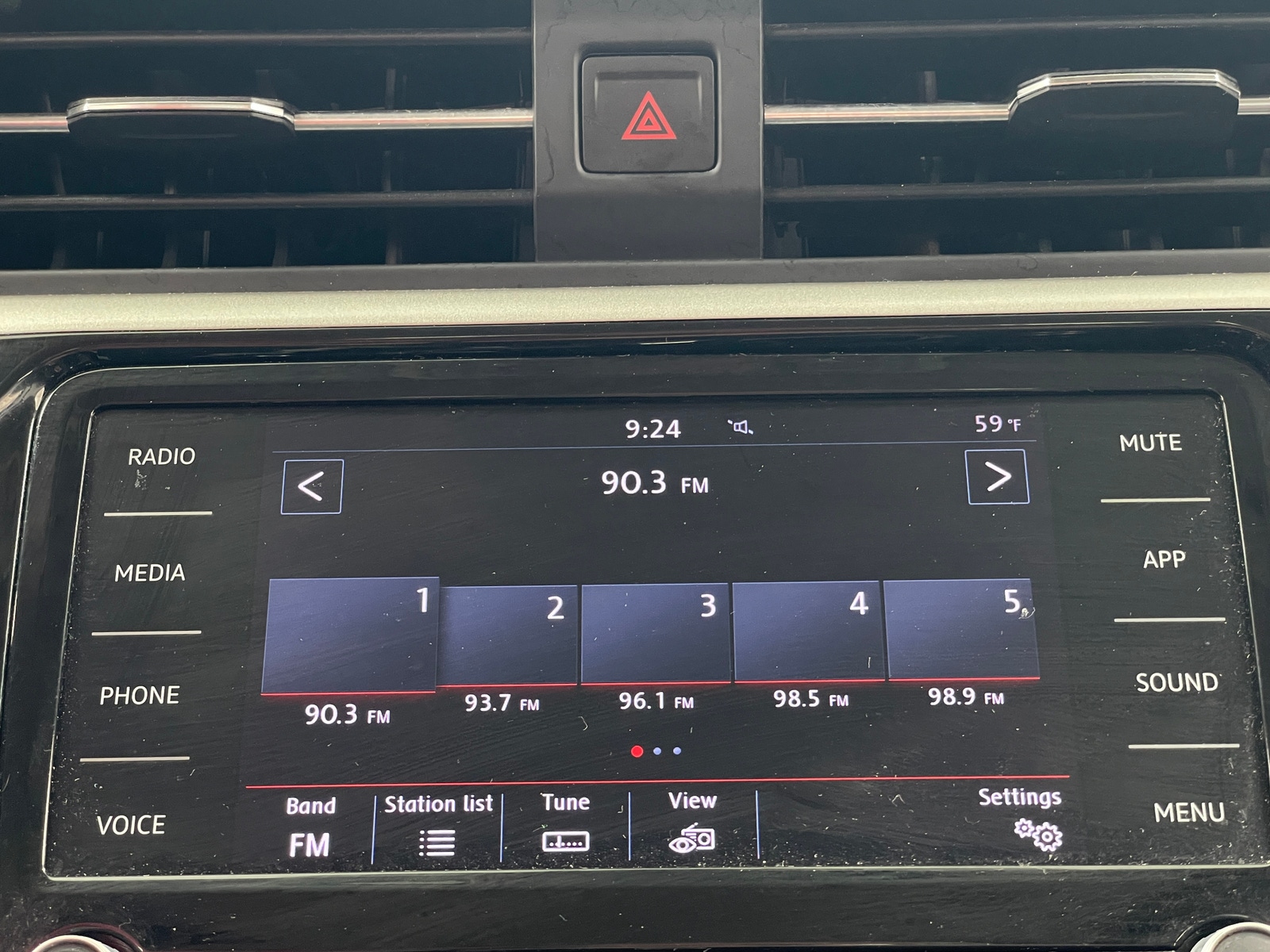 Thumbnail: 2022 Volkswagen Passat - 3