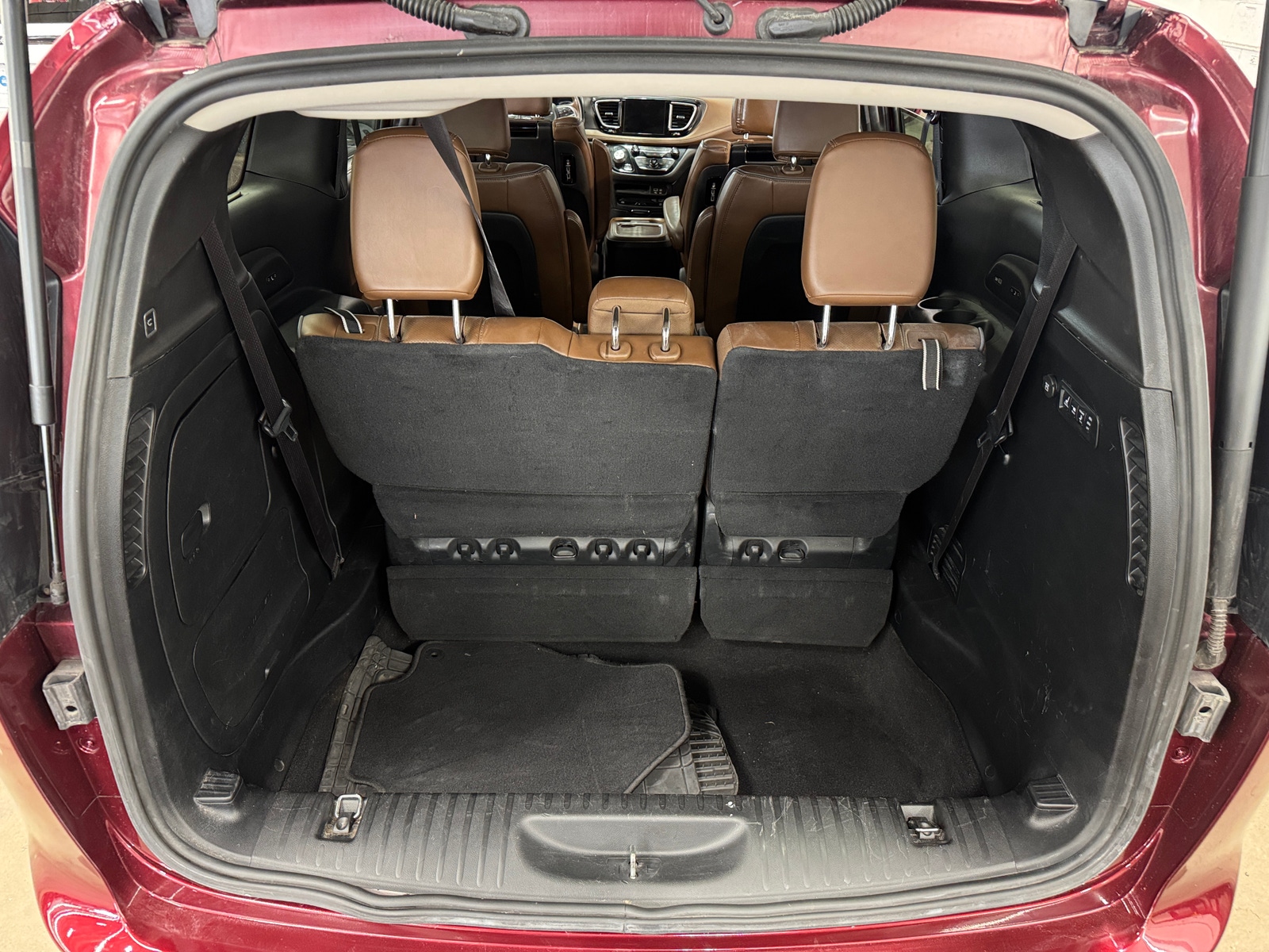 Thumbnail: 2019 Chrysler Pacifica - 6
