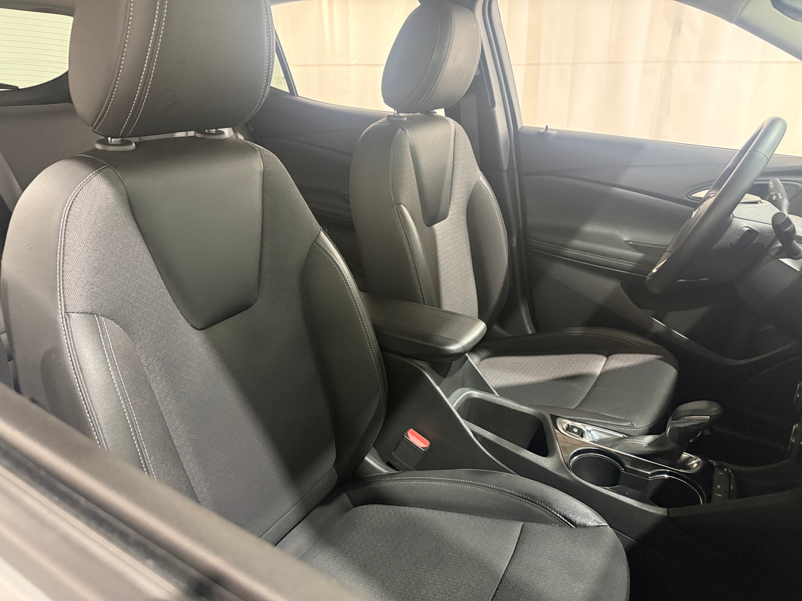 Thumbnail: 2025 Buick Encore GX - 2
