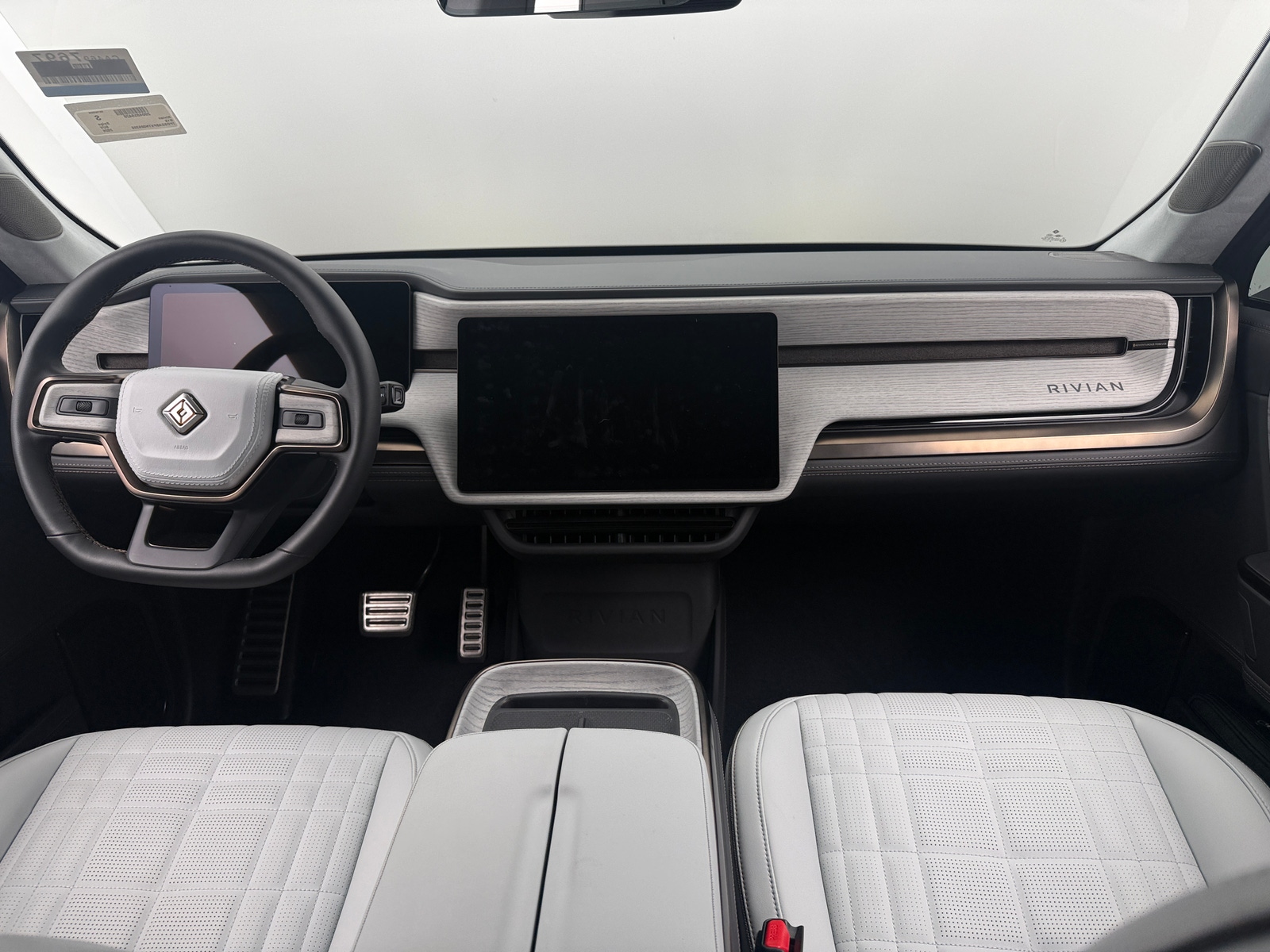 Thumbnail: 2026 Rivian R1S - 2