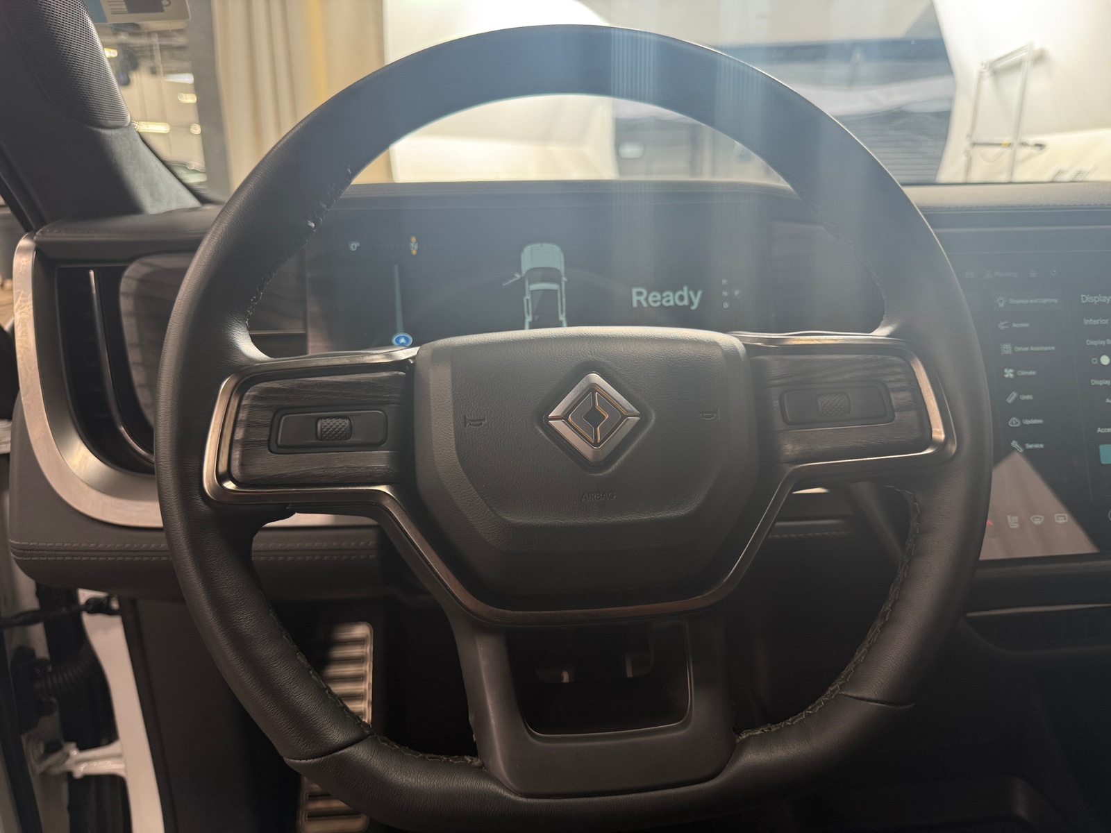 Thumbnail: 2023 Rivian R1T - 4