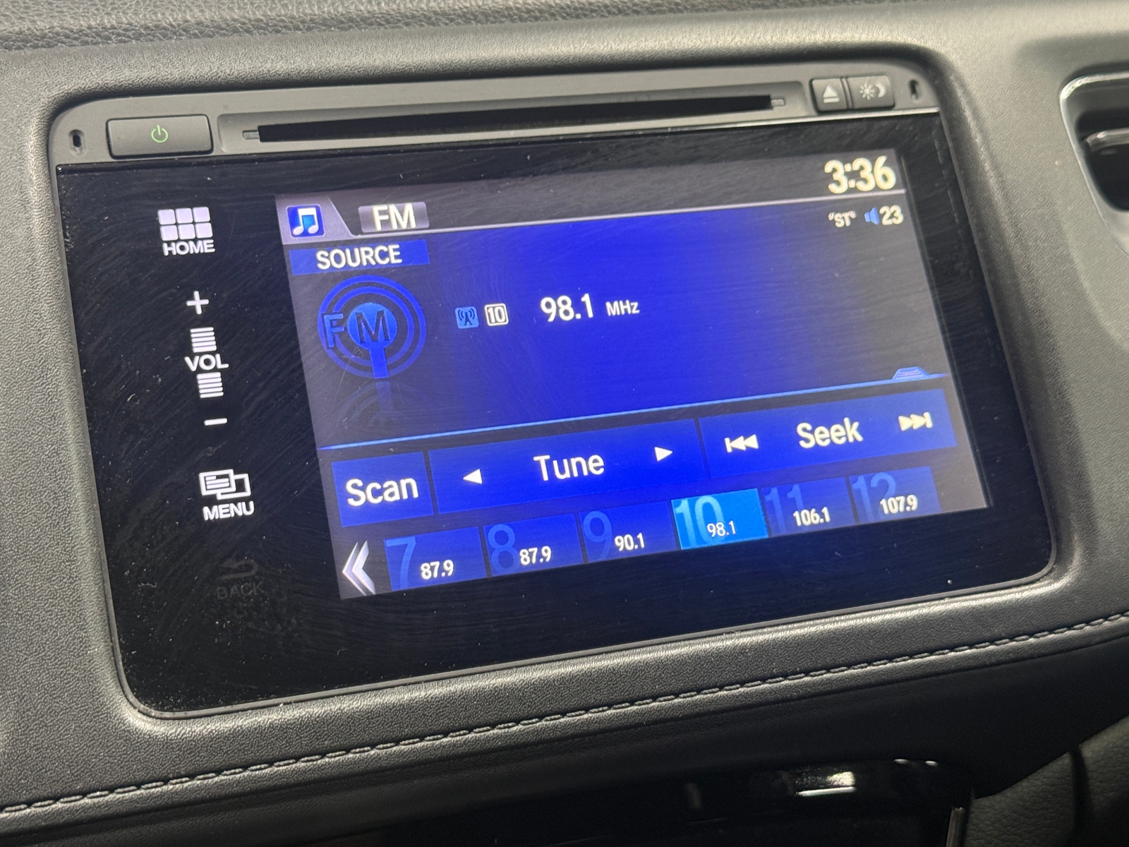 Thumbnail: 2016 Honda HR-V - 4