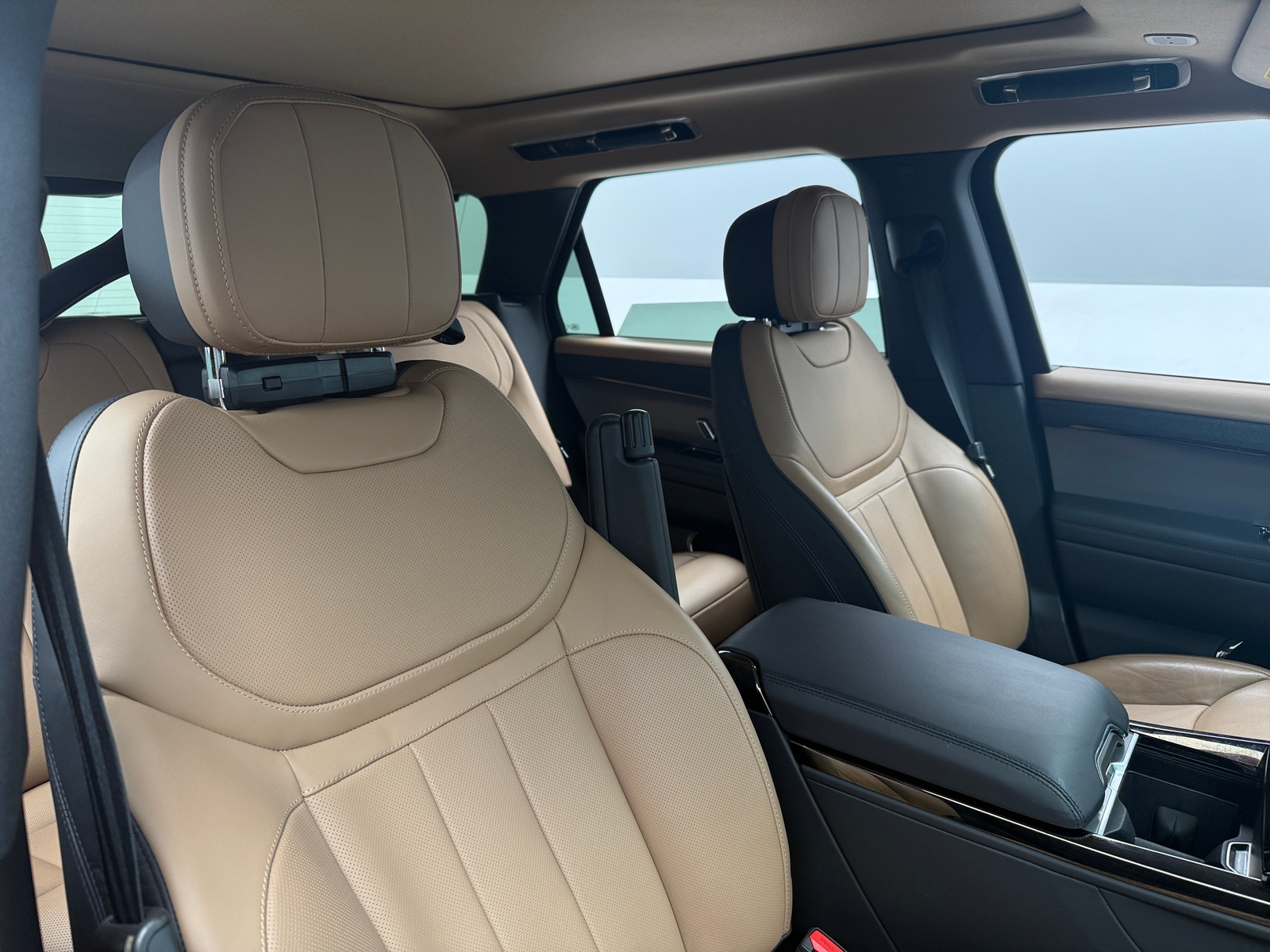 Thumbnail: 2024 Land Rover Range Rover Sport - 2