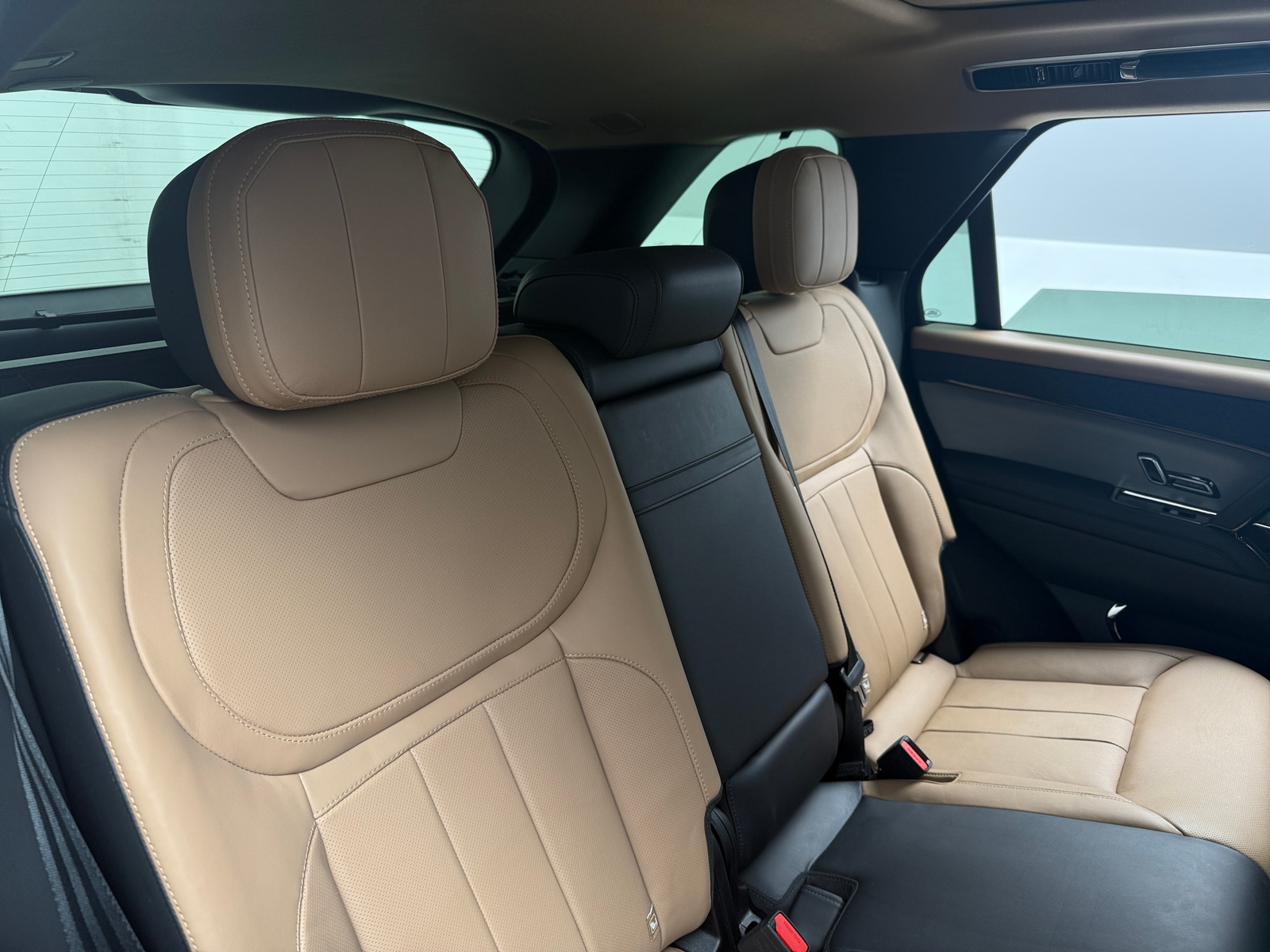 Thumbnail: 2024 Land Rover Range Rover Sport - 6