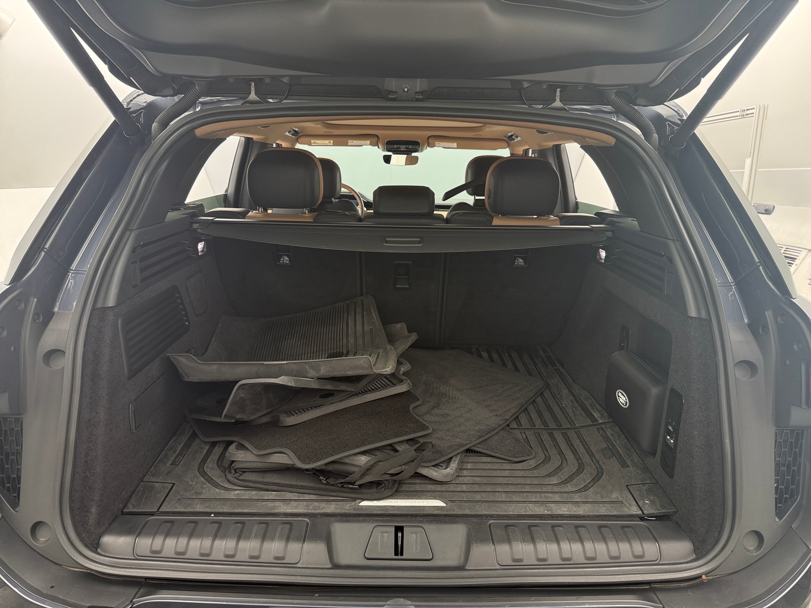 Thumbnail: 2024 Land Rover Range Rover Sport - 7