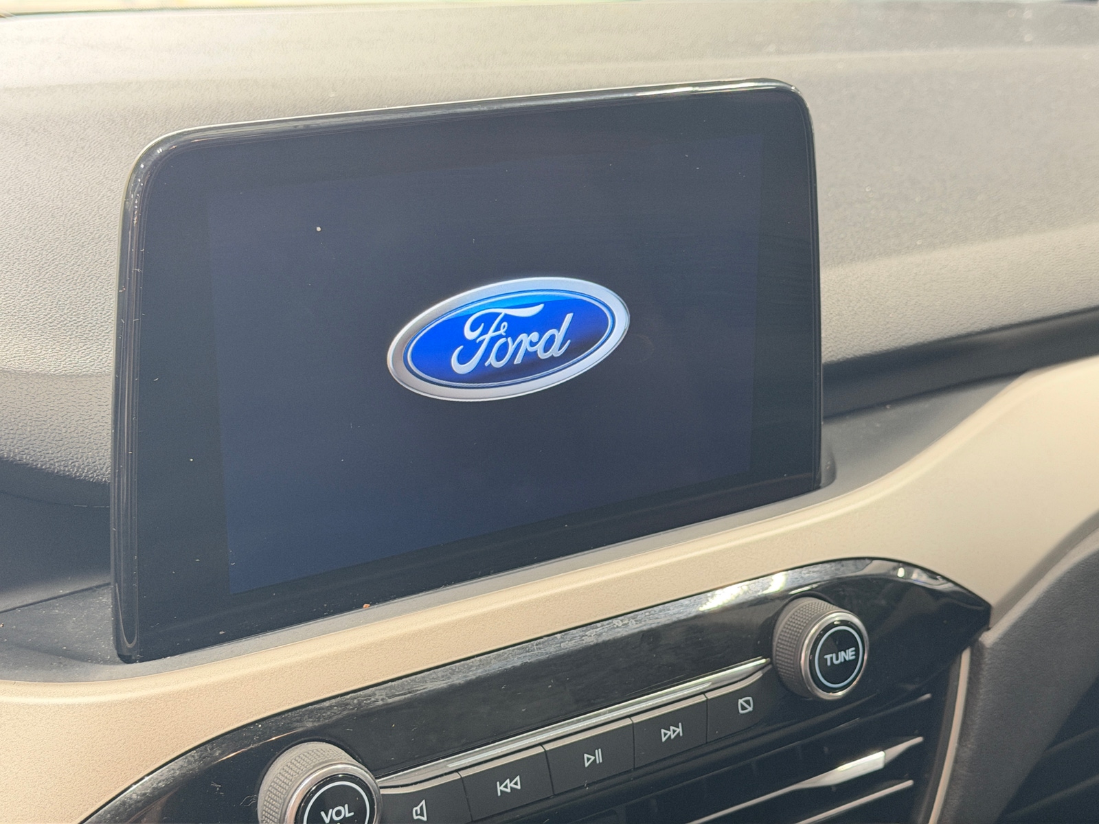 Thumbnail: 2022 Ford Escape - 4