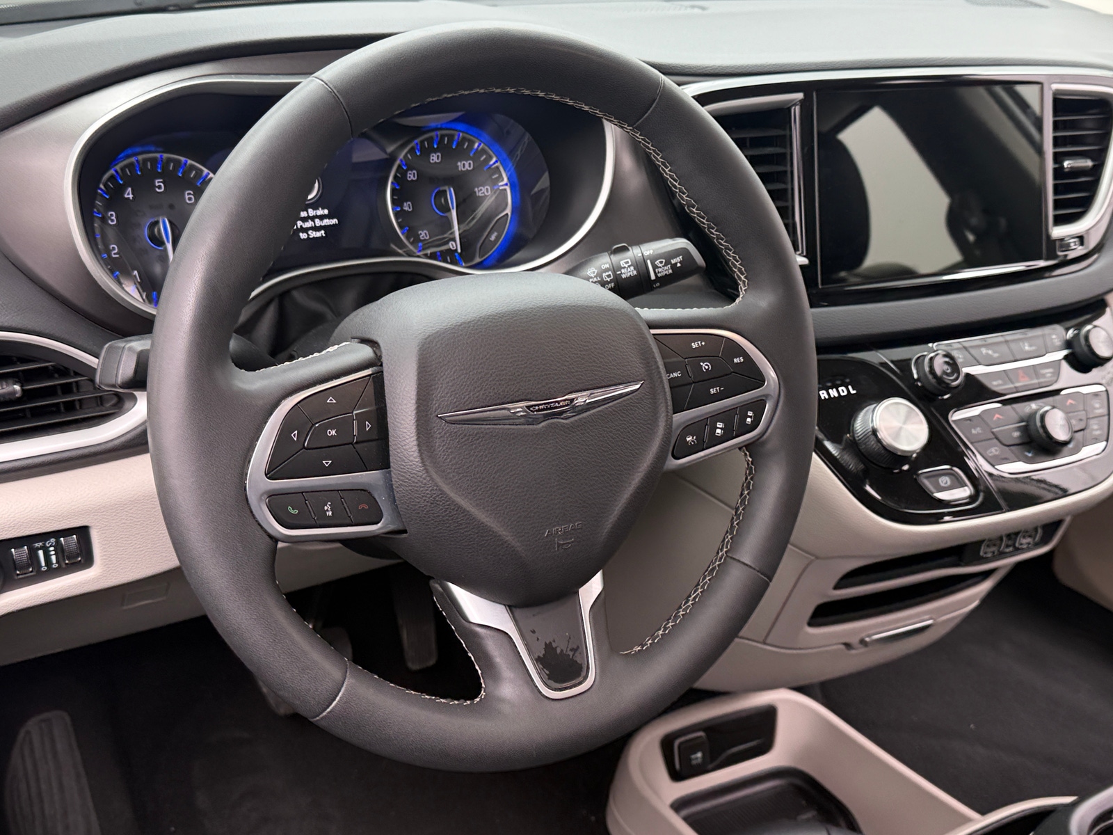 Thumbnail: 2024 Chrysler Pacifica - 4