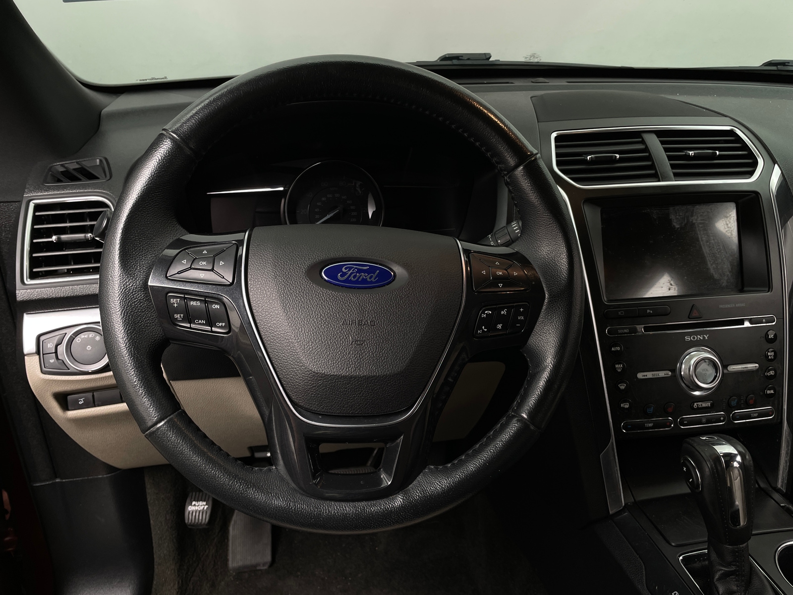 Thumbnail: 2018 Ford Explorer - 4
