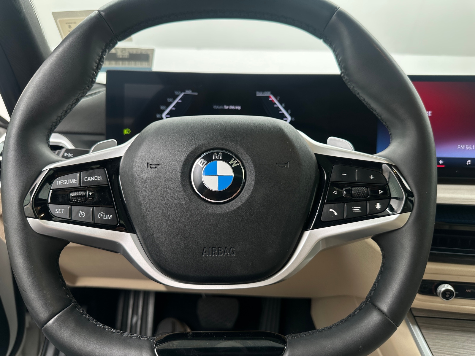 Thumbnail: 2025 BMW 3 Series - 4