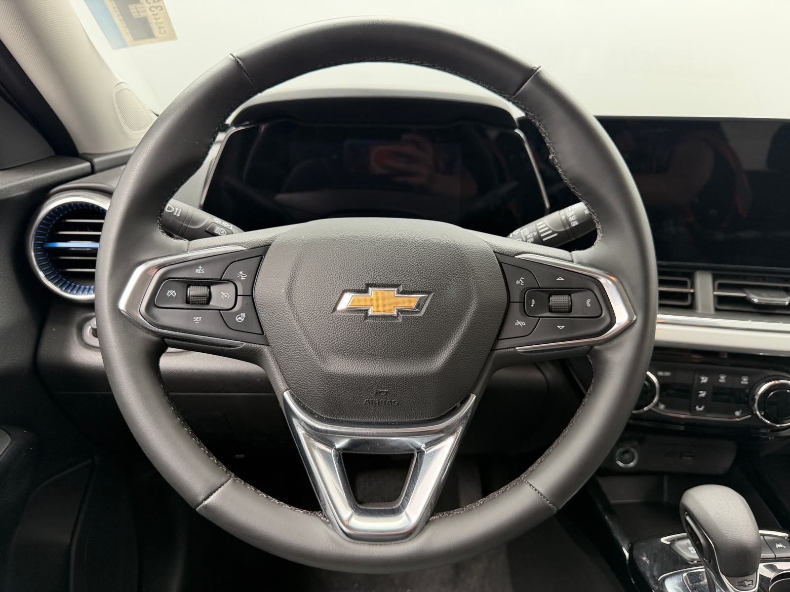Thumbnail: 2025 Chevrolet Trax - 5