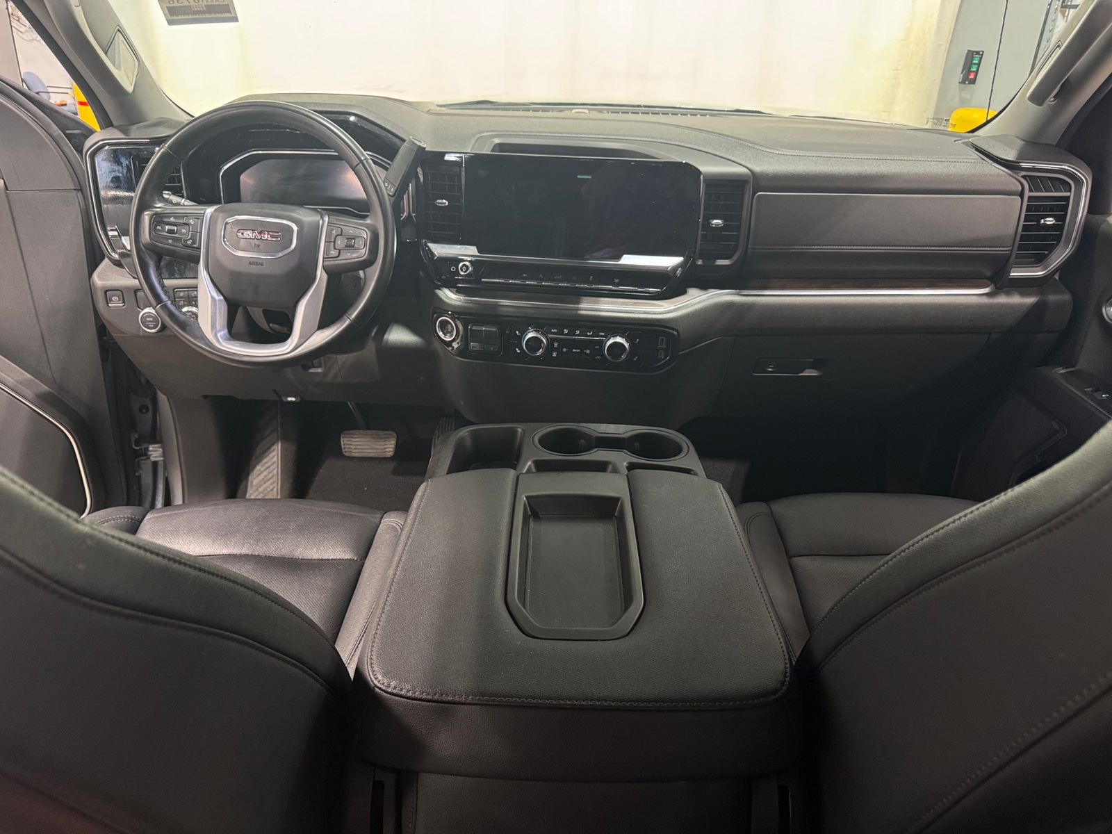 Thumbnail: 2025 GMC Sierra 1500 - 2