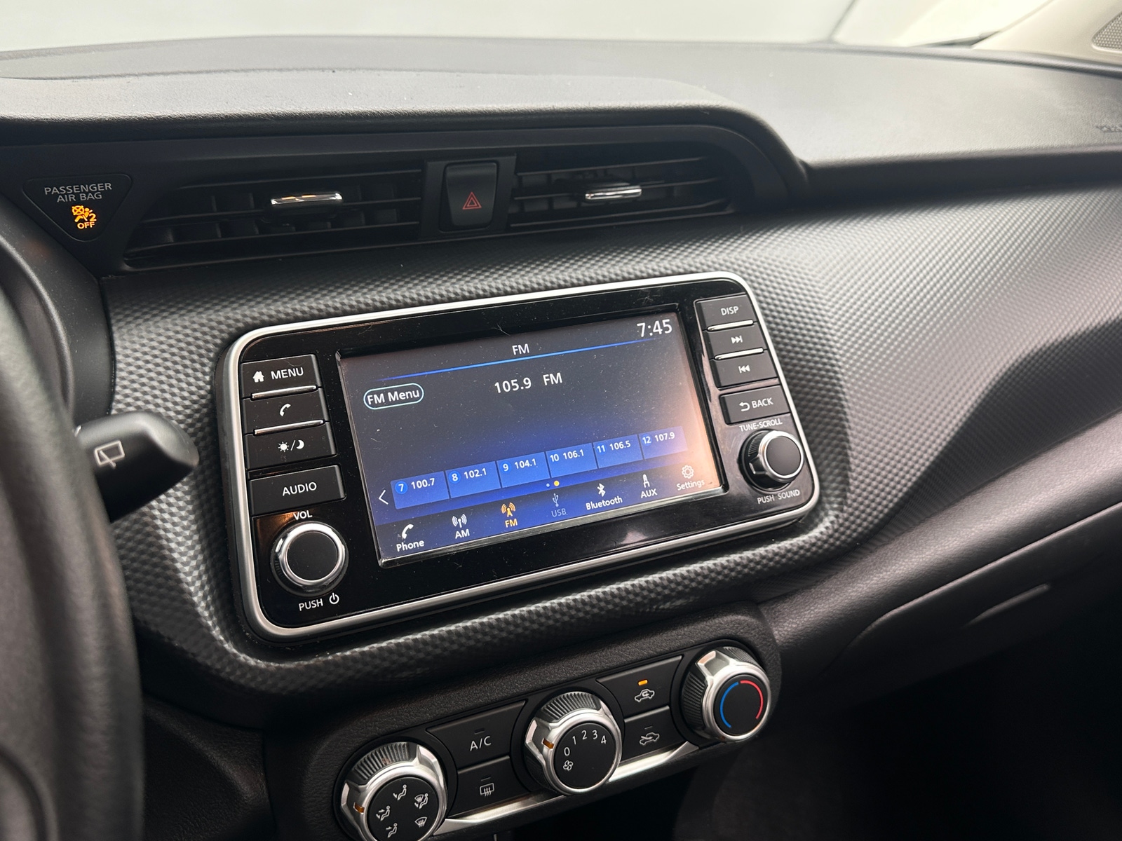 Thumbnail: 2023 Nissan Kicks - 4