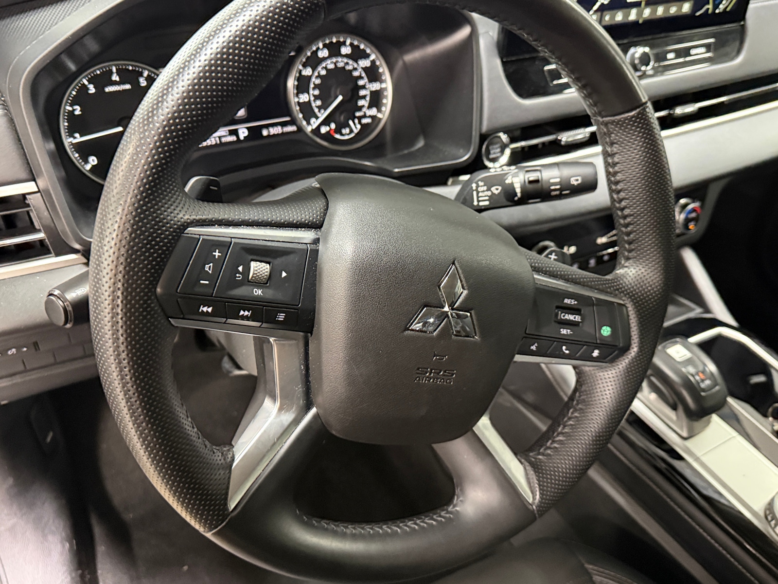 Thumbnail: 2025 Mitsubishi Outlander - 4