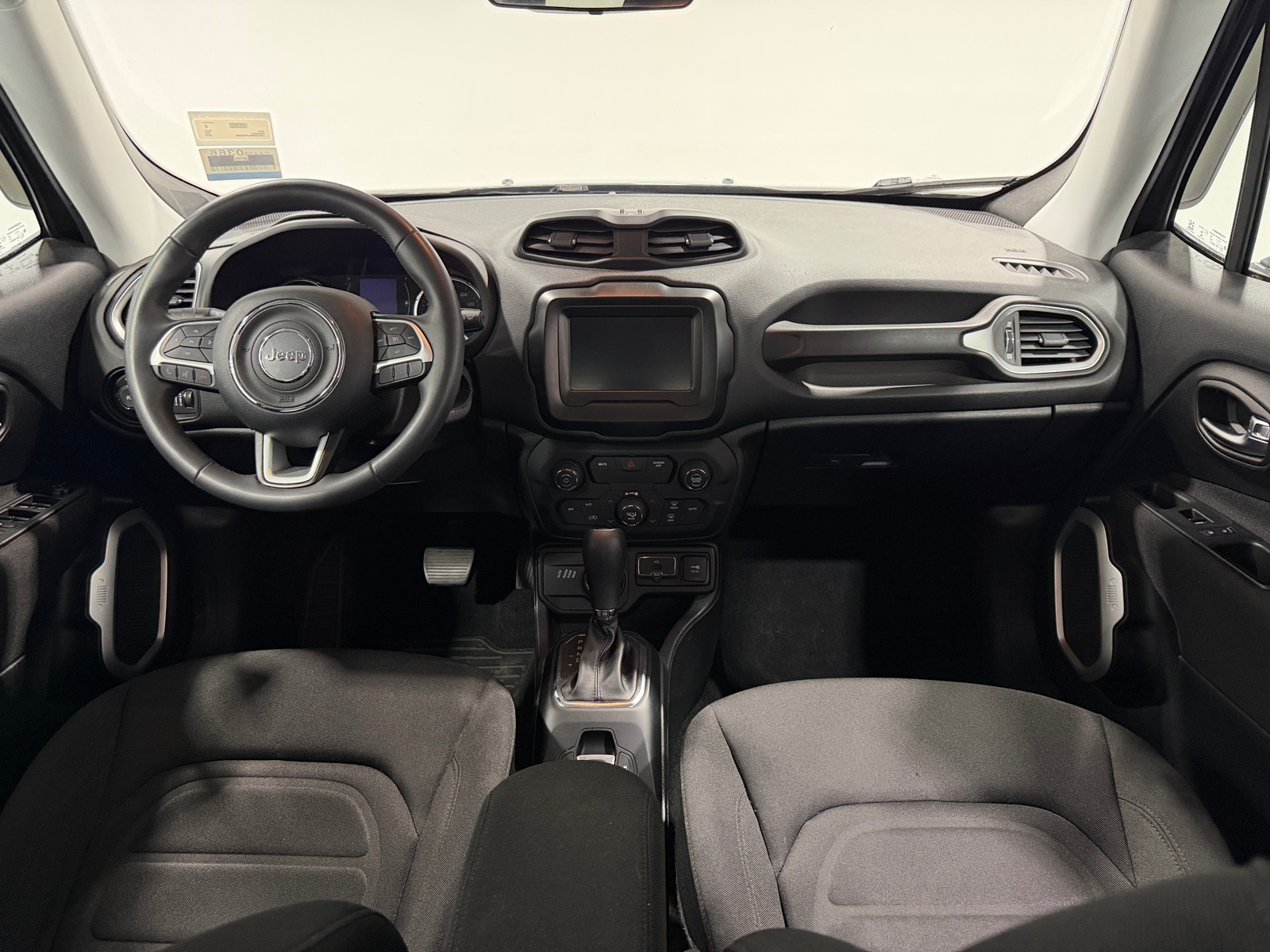 Thumbnail: 2018 Jeep Renegade - 3
