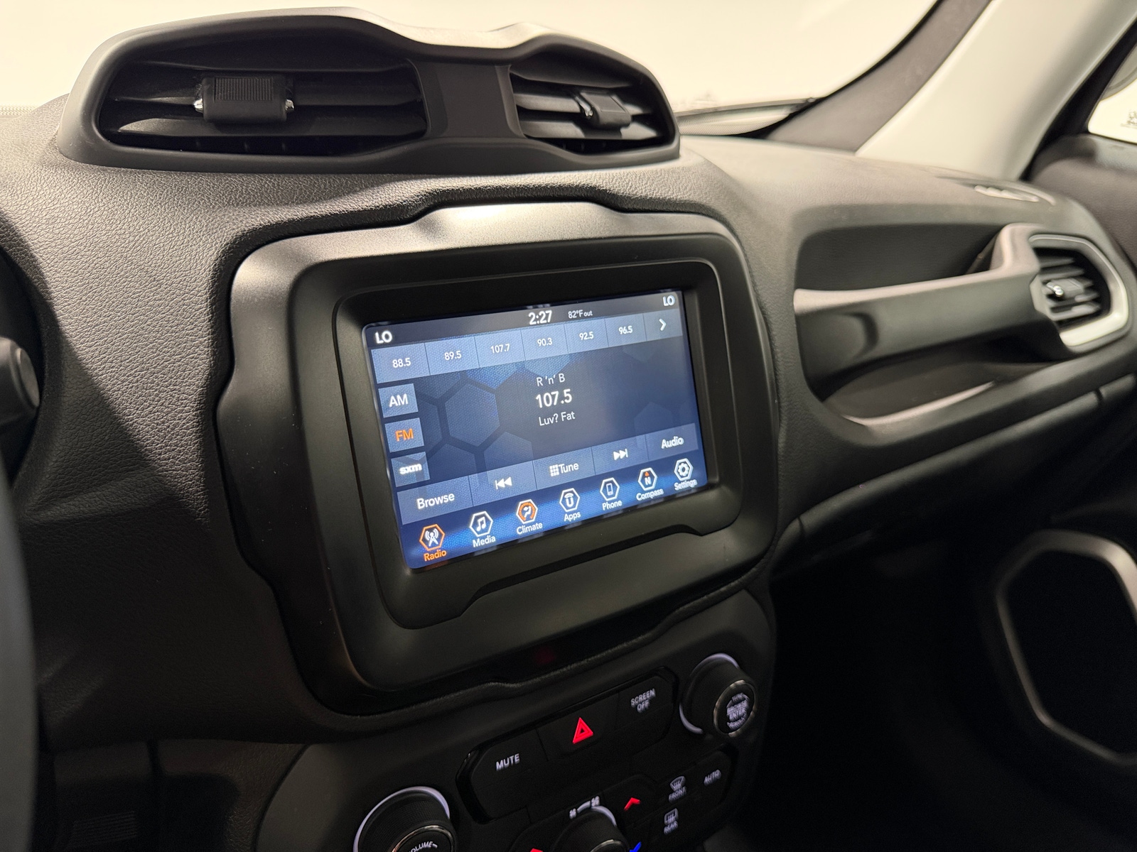 Thumbnail: 2018 Jeep Renegade - 4