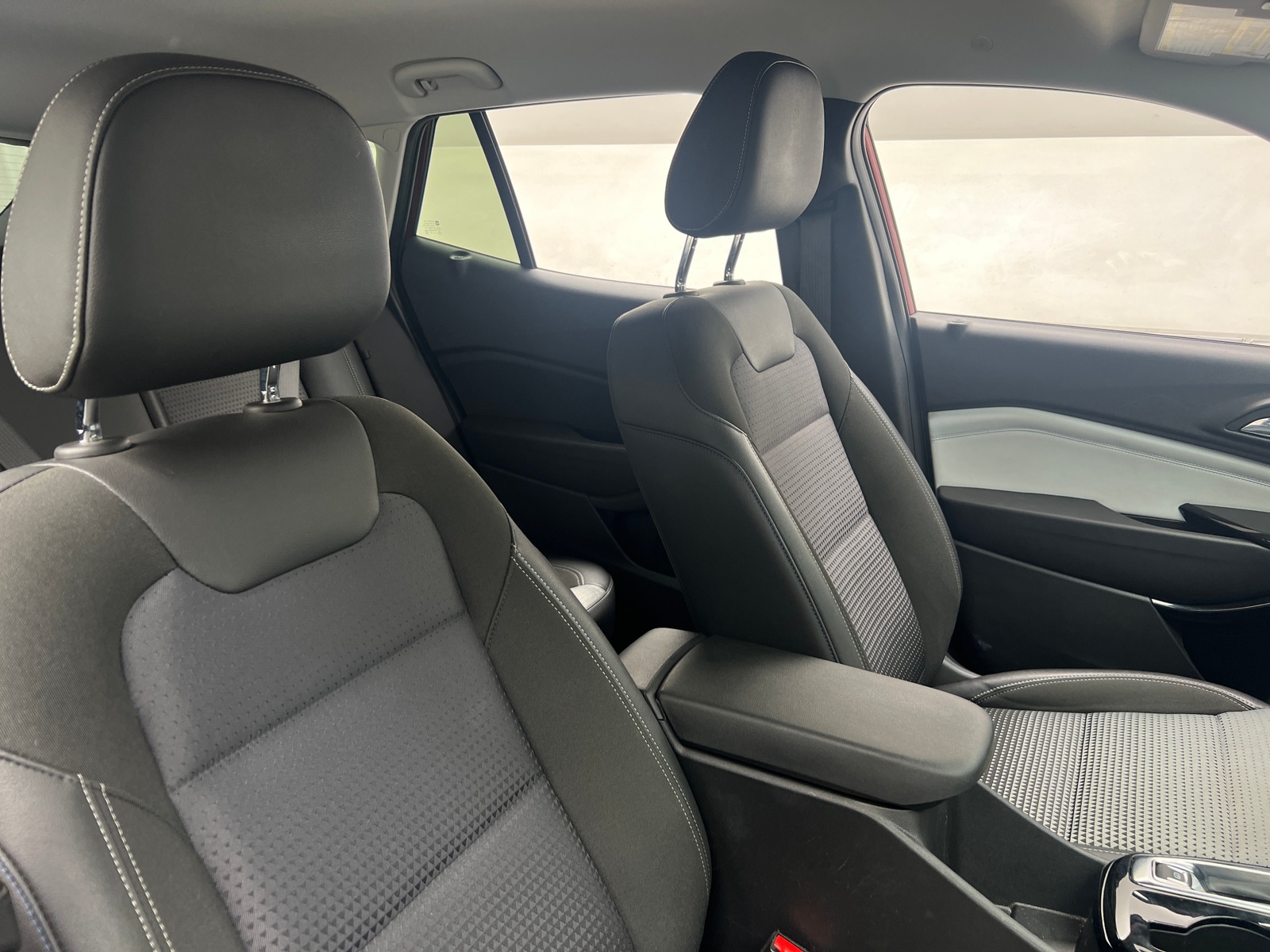 Thumbnail: 2025 Chevrolet Trax - 2