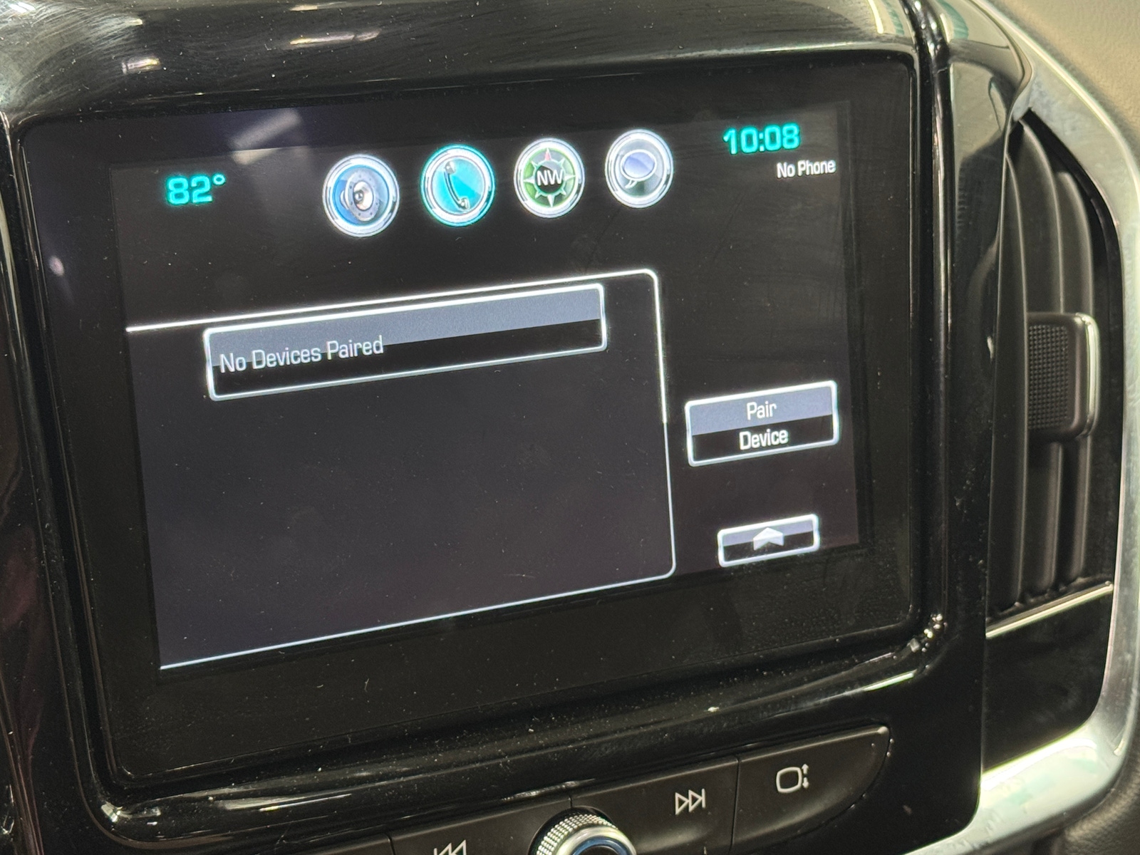 Thumbnail: 2018 Chevrolet Traverse - 4