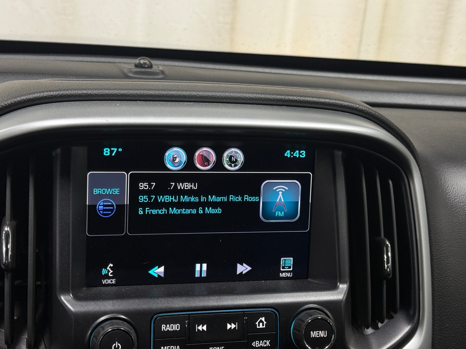 Thumbnail: 2015 Chevrolet Colorado - 4
